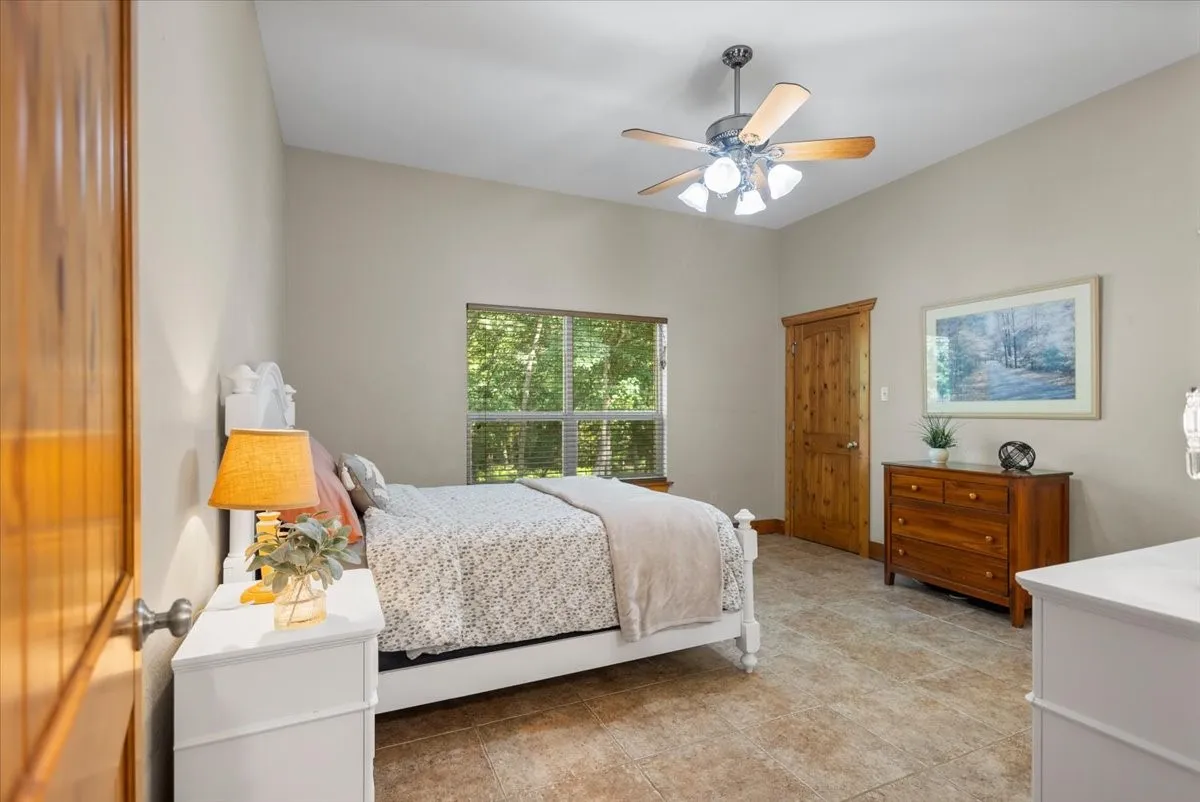 Single Family Residence For Sale in Smith County , 18598 FM 1804, Lindale, Texas 75771, 4 Bedroom, 3 Bathroom, 2 Garage spaces, 2,942 Sqft, built in 2011, mls#21315245, Real Estate Agent in Lindale, Homes For Sale in Smith county, Homes For Sale in Lindale, Realtor in Lindale Texas, Real Estate Brokerage Independent Realty Texas, Luminita Cordes Realtor
