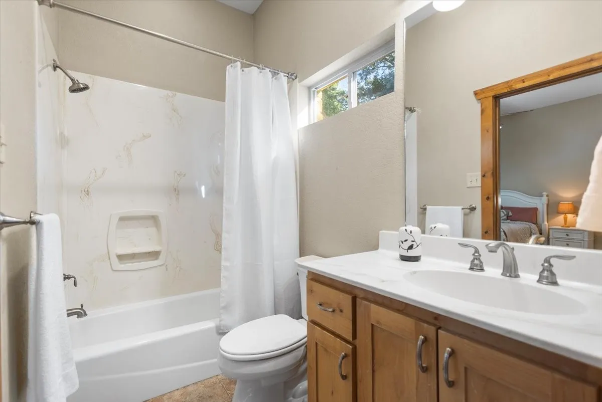 Single Family Residence For Sale in Smith County , 18598 FM 1804, Lindale, Texas 75771, 4 Bedroom, 3 Bathroom, 2 Garage spaces, 2,942 Sqft, built in 2011, mls#21315245, Real Estate Agent in Lindale, Homes For Sale in Smith county, Homes For Sale in Lindale, Realtor in Lindale Texas, Real Estate Brokerage Independent Realty Texas, Luminita Cordes Realtor