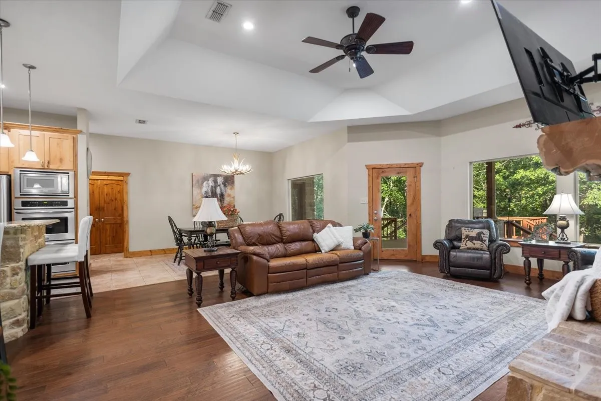 Single Family Residence For Sale in Smith County , 18598 FM 1804, Lindale, Texas 75771, 4 Bedroom, 3 Bathroom, 2 Garage spaces, 2,942 Sqft, built in 2011, mls#21315245, Real Estate Agent in Lindale, Homes For Sale in Smith county, Homes For Sale in Lindale, Realtor in Lindale Texas, Real Estate Brokerage Independent Realty Texas, Luminita Cordes Realtor