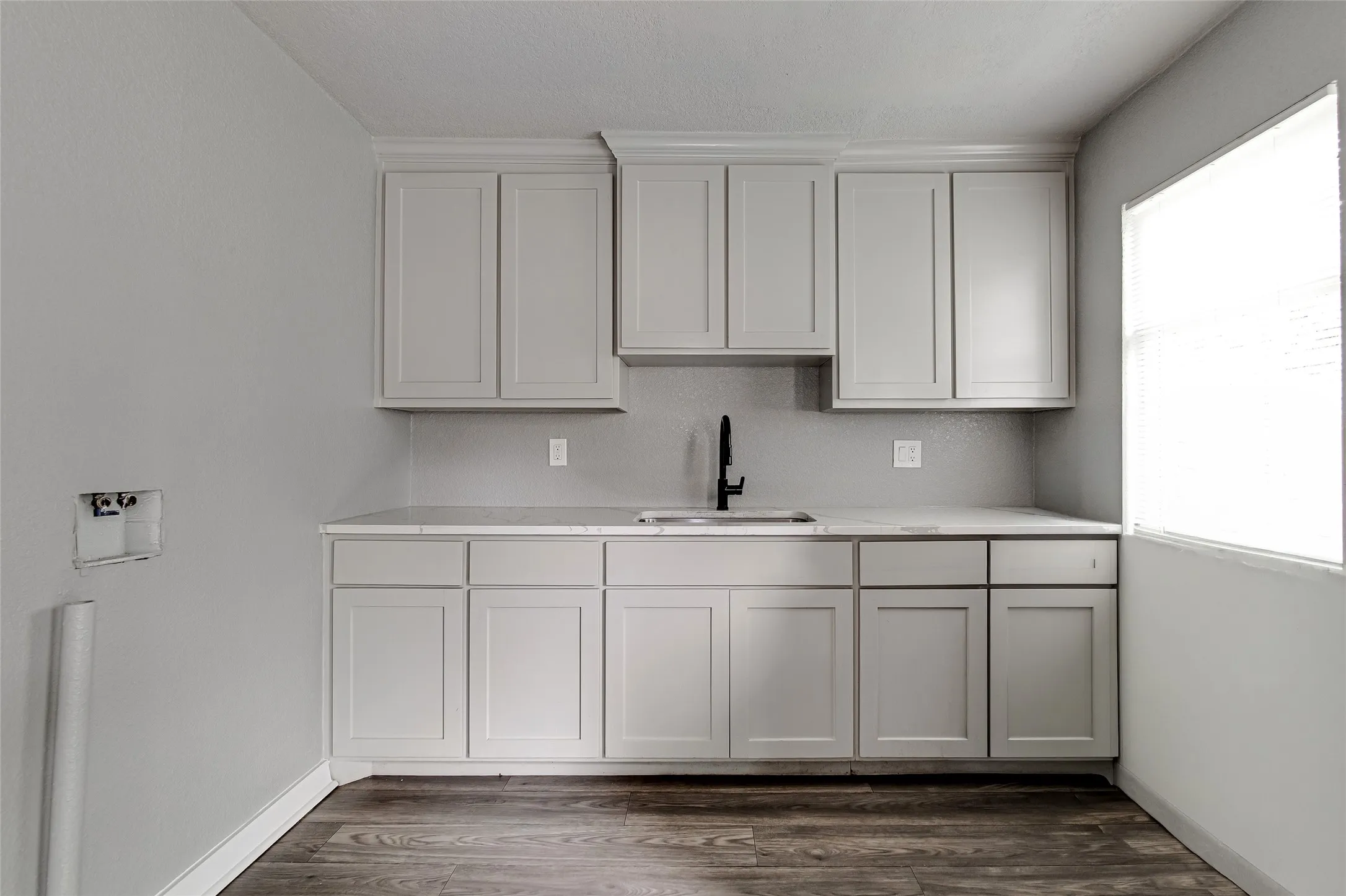 Single Family Residence For Sale in Tarrant County , 412 E Fogg Street, Fort Worth, Texas 76110, 3 Bedroom, 1 Bathroom, Garage spaces, 864 Sqft, built in 1962, Price $218,999, mls#21315246, Real Estate Agent in Fort Worth, Homes For Sale in Tarrant county, Homes For Sale in Fort Worth, Realtor in Fort Worth Texas, Real Estate Brokerage Independent Realty Texas, Luminita Cordes Realtor
