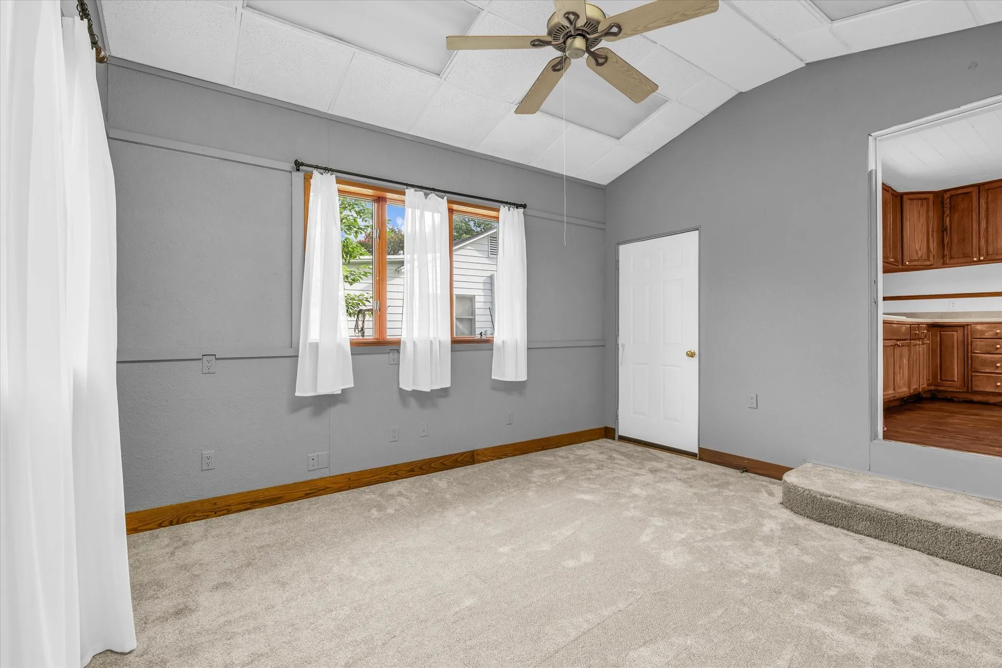 Single Family Residence For Sale in Mc Lennan County , 1020 Fisher Street, Bellmead, Texas 76705, 3 Bedroom, 1 Bathroom, Garage spaces, 1,040 Sqft, built in 1939, mls#21315000, Real Estate Agent in Bellmead, Homes For Sale in Mc Lennan county, Homes For Sale in Bellmead, Realtor in Bellmead Texas, Real Estate Brokerage Independent Realty Texas, Luminita Cordes Realtor