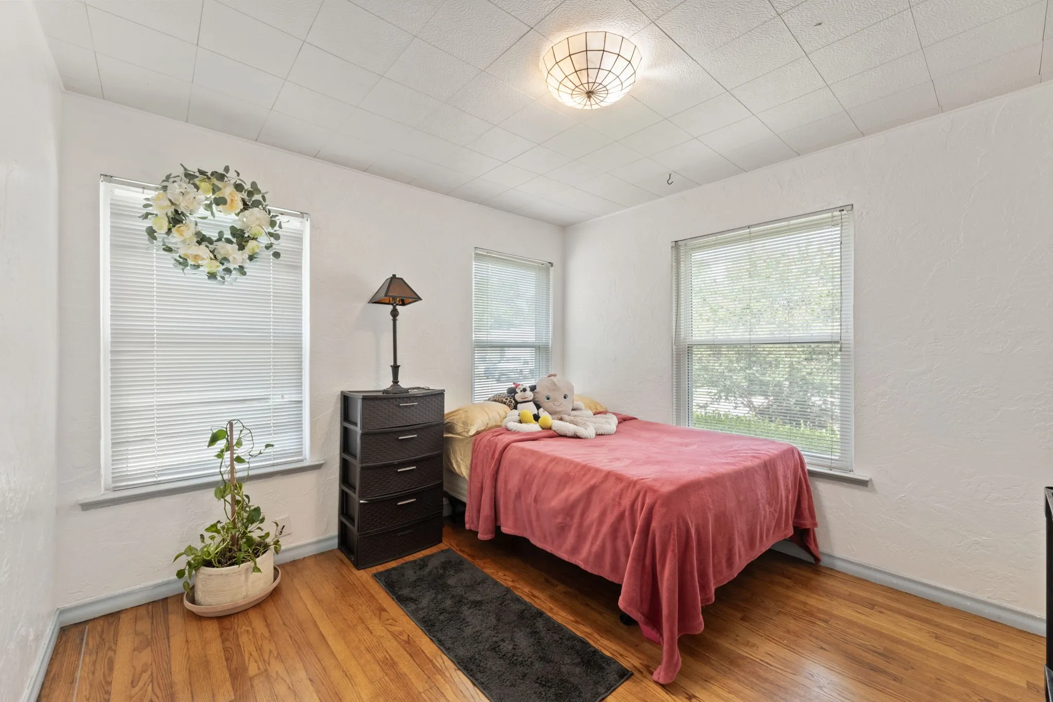 Single Family Residence For Sale in Dallas County , 10382 Newcombe Drive, Dallas, Texas 75228, 2 Bedroom, 1 Bathroom, 2 Garage spaces, 1,278 Sqft, built in 1953, mls#21315273, Real Estate Agent in Dallas, Homes For Sale in Dallas county, Homes For Sale in Dallas, Realtor in Dallas Texas, Real Estate Brokerage Independent Realty Texas, Luminita Cordes Realtor