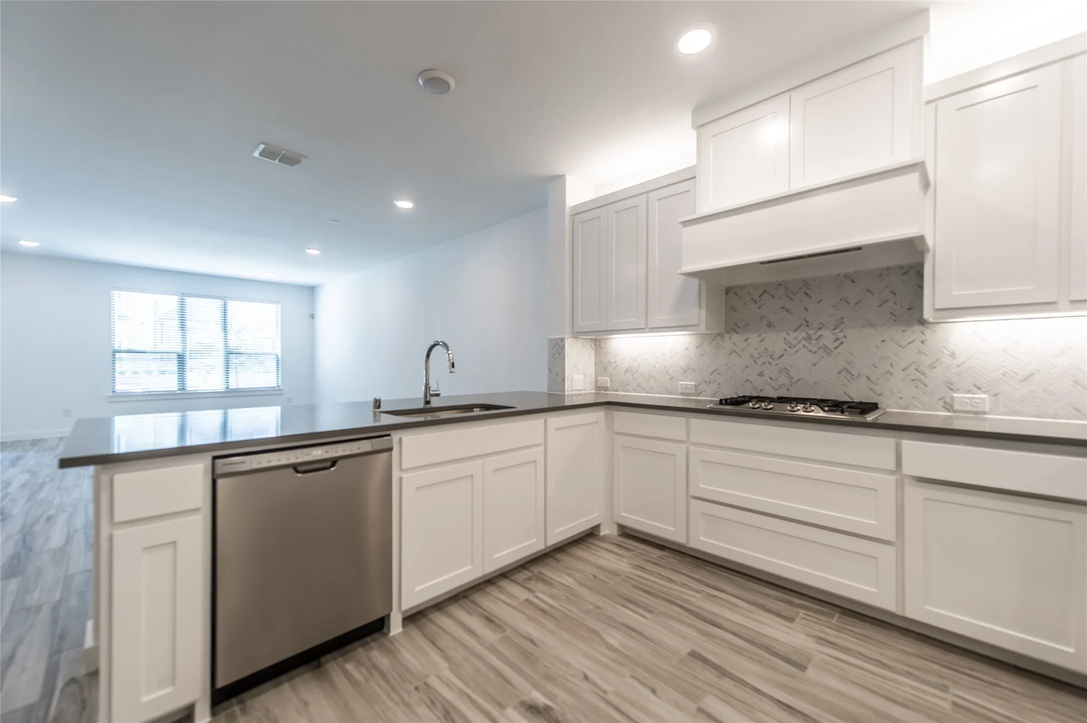 Townhouse For Rent in Collin County , 1540 Navasota Trail, Plano, Texas 75075, 3 Bedrooms, 3 Bathrooms, 2 Garage spaces, 2,064 Sqft, built in 2019, Price $2,750, mls#21315276, Real Estate Agent in Plano, Homes For Rent in Collin county, Homes For Rent in Plano, Realtor in Plano Texas, Real Estate Brokerage Independent Realty Texas, Luminita Cordes Realtor
