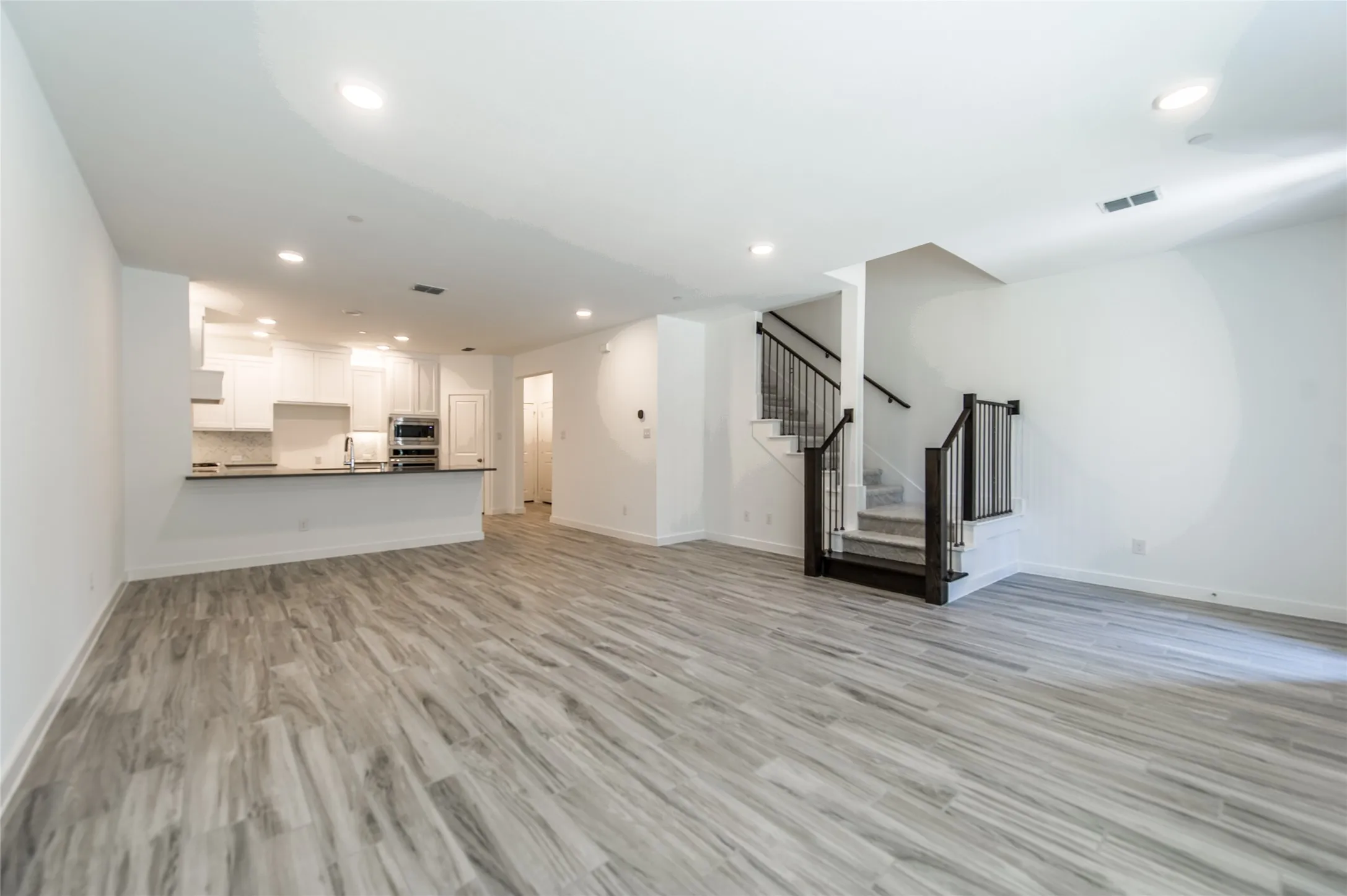 Townhouse For Rent in Collin County , 1540 Navasota Trail, Plano, Texas 75075, 3 Bedrooms, 3 Bathrooms, 2 Garage spaces, 2,064 Sqft, built in 2019, Price $2,750, mls#21315276, Real Estate Agent in Plano, Homes For Rent in Collin county, Homes For Rent in Plano, Realtor in Plano Texas, Real Estate Brokerage Independent Realty Texas, Luminita Cordes Realtor