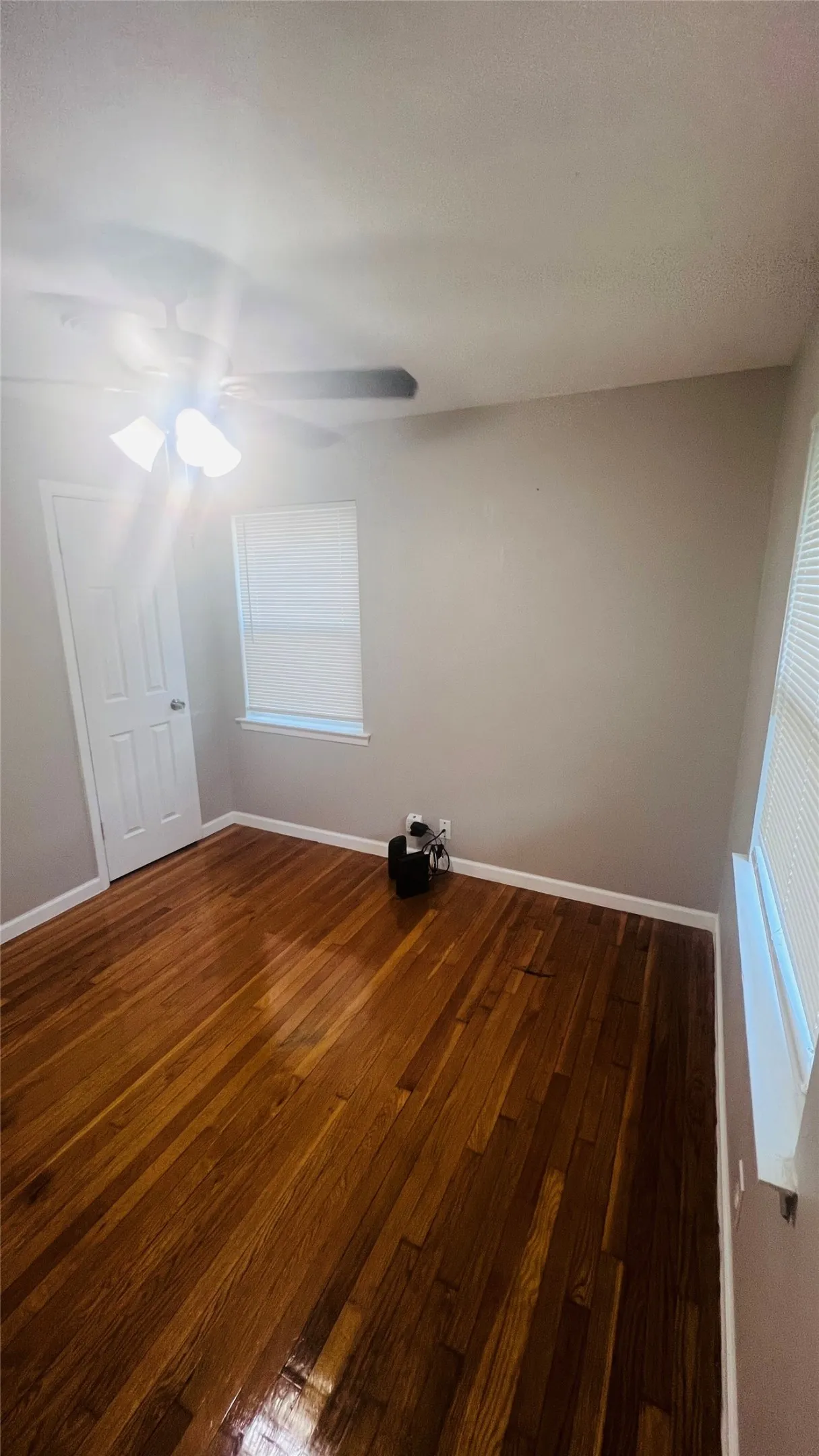 Single Family Residence For Rent in Denton County , 909 Laguna Drive, Denton, Texas 76209, 3 Bedroom, 2 Bathroom, 1 Garage spaces, 1,081 Sqft, built in 1965, mls#21315290, Real Estate Agent in Denton, Homes For Rent in Denton county, Homes For Rent in Denton, Realtor in Denton Texas, Real Estate Brokerage Independent Realty Texas, Luminita Cordes Realtor