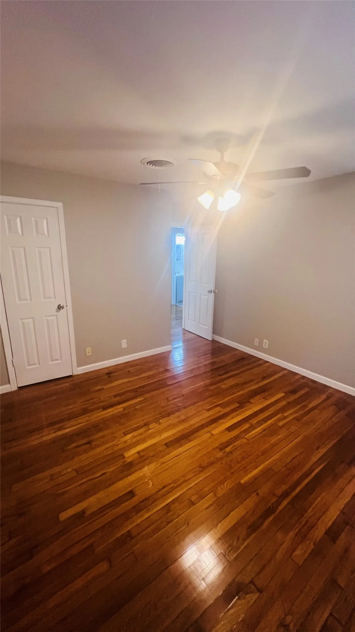 Single Family Residence For Rent in Denton County , 909 Laguna Drive, Denton, Texas 76209, 3 Bedroom, 2 Bathroom, 1 Garage spaces, 1,081 Sqft, built in 1965, mls#21315290, Real Estate Agent in Denton, Homes For Rent in Denton county, Homes For Rent in Denton, Realtor in Denton Texas, Real Estate Brokerage Independent Realty Texas, Luminita Cordes Realtor