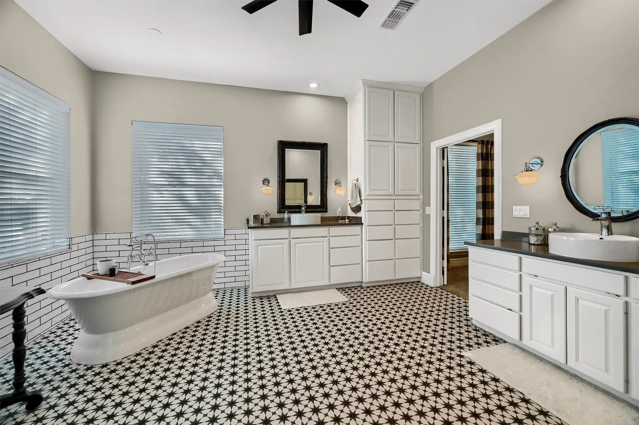 Ensuite primary bathroom.