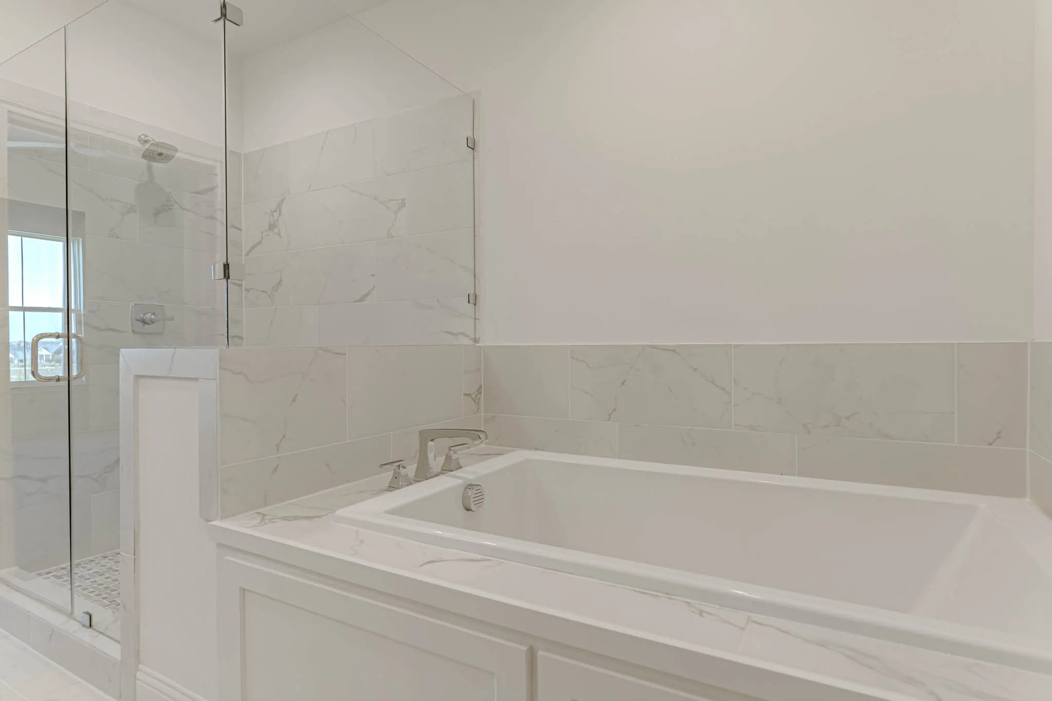 Owner's suite bath