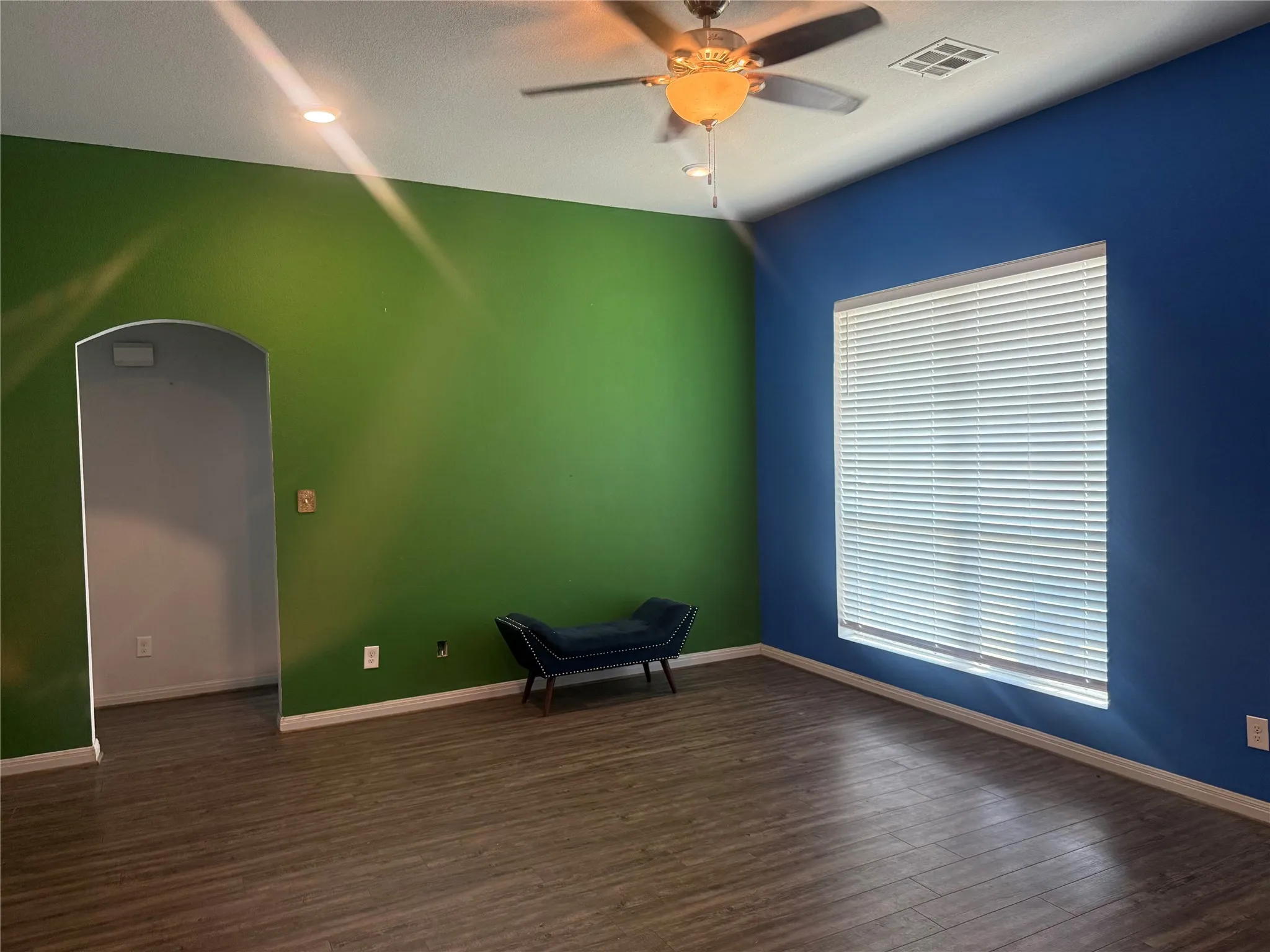 Single Family Residence For Sale in Mc Lennan County , 110 Tomahawk, Lacy Lakeview, Texas 76705, 3 Bedroom, 2 Bathroom, 1 Garage spaces, 1,310 Sqft, built in 2018, mls#21315307, Real Estate Agent in Lacy Lakeview, Homes For Sale in Mc Lennan county, Homes For Sale in Lacy Lakeview, Realtor in Lacy Lakeview Texas, Real Estate Brokerage Independent Realty Texas, Luminita Cordes Realtor