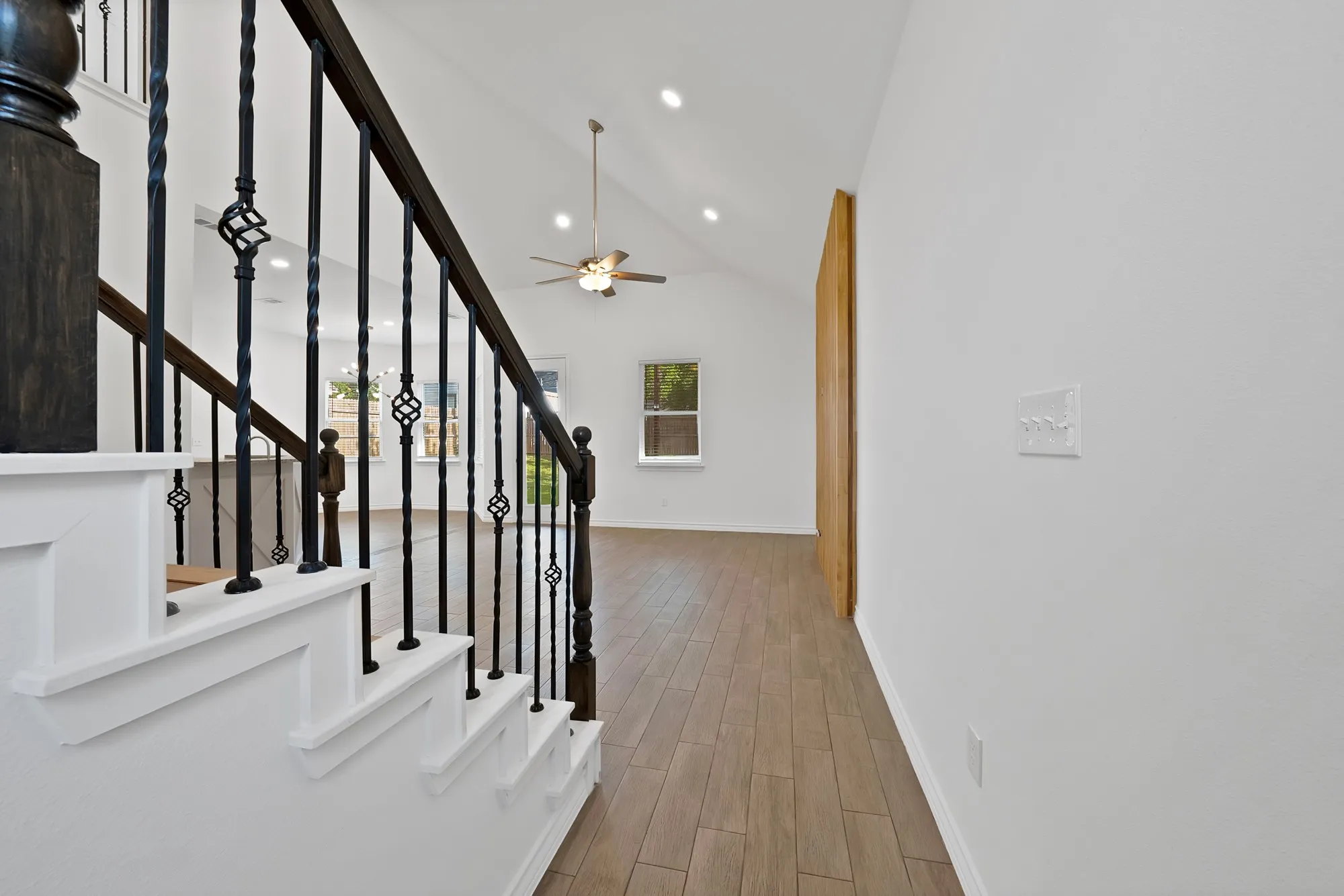 Single Family Residence For Sale in Tarrant County , 1008 20th Street, Fort Worth, Texas 76164, 3 Bedroom, 3 Bathroom, 2 Garage spaces, 1,792 Sqft, built in 2020, mls#21314823, Real Estate Agent in Fort Worth, Homes For Sale in Tarrant county, Homes For Sale in Fort Worth, Realtor in Fort Worth Texas, Real Estate Brokerage Independent Realty Texas, Luminita Cordes Realtor