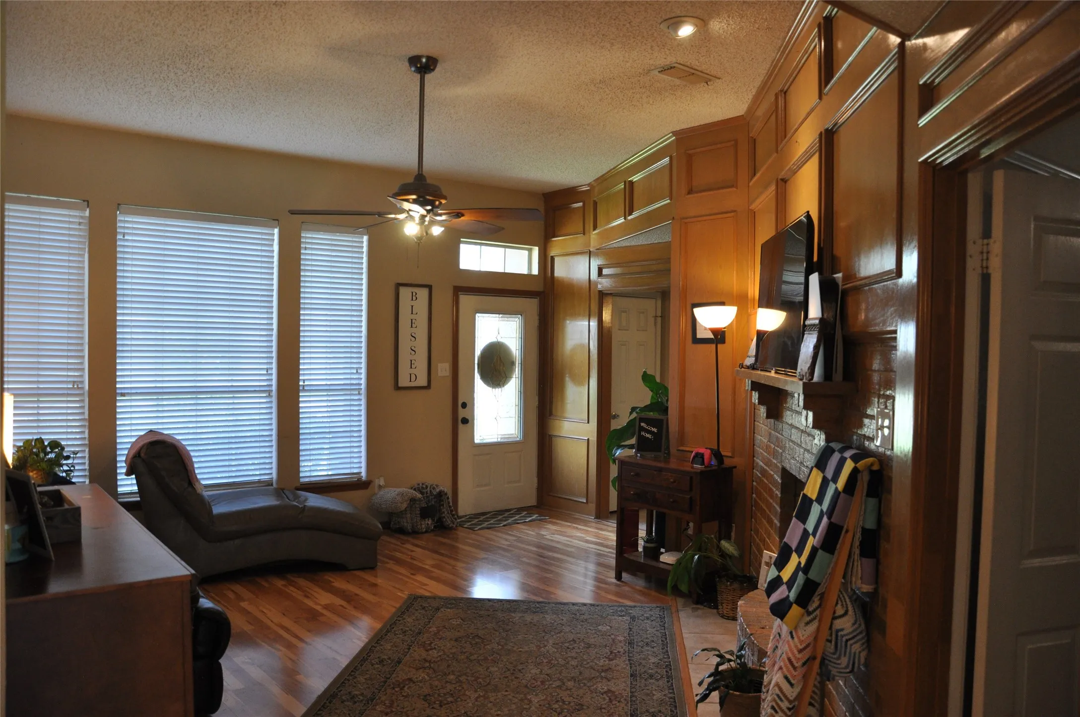 Single Family Residence For Sale in Hopkins County , 1021 Markeda, Sulphur Springs, Texas 75482, 3 Bedroom, 2 Bathroom, 2 Garage spaces, 1,513 Sqft, built in 1987, mls#21309105, Real Estate Agent in Sulphur Springs, Homes For Sale in Hopkins county, Homes For Sale in Sulphur Springs, Realtor in Sulphur Springs Texas, Real Estate Brokerage Independent Realty Texas, Luminita Cordes Realtor