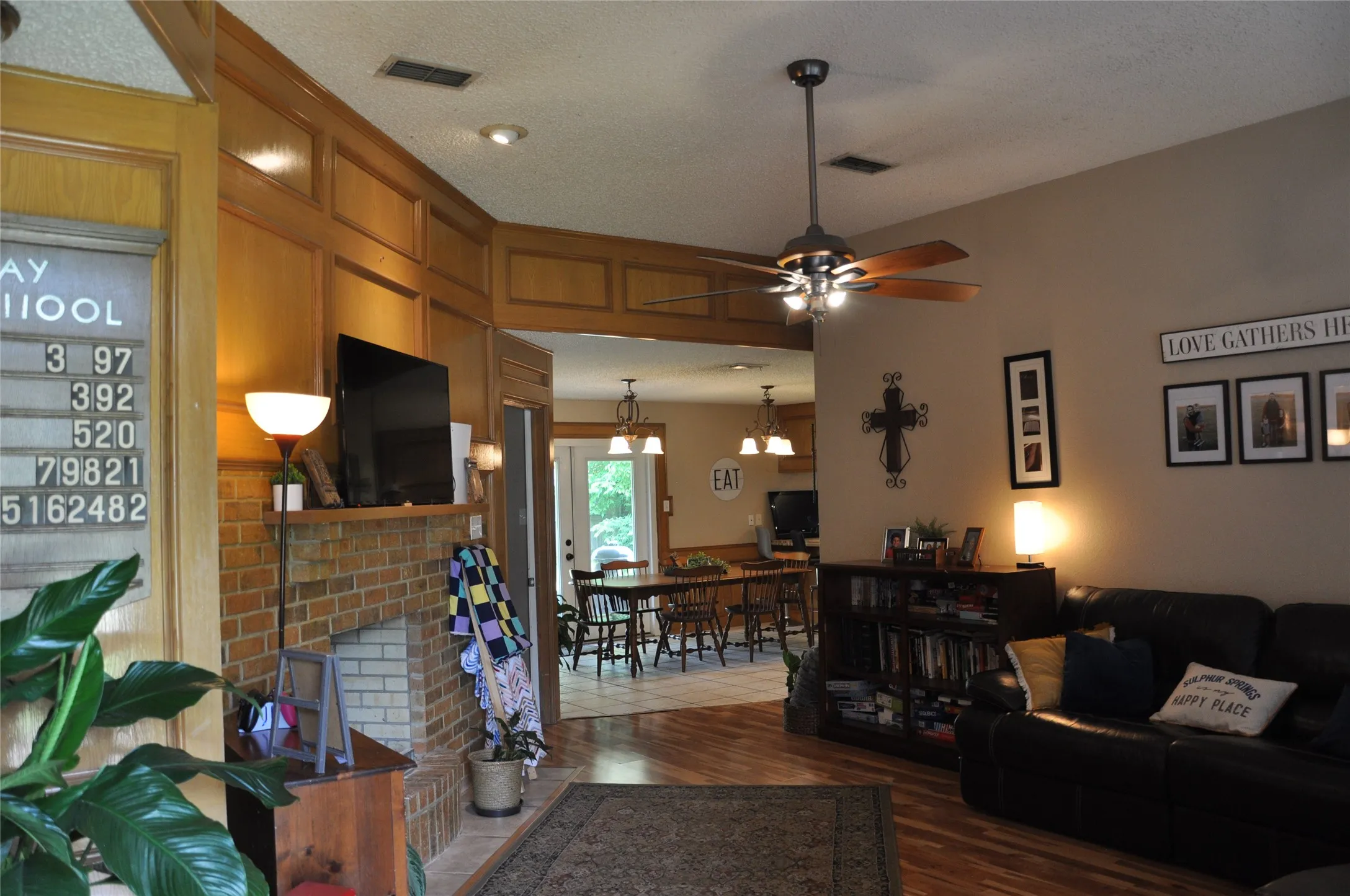 Single Family Residence For Sale in Hopkins County , 1021 Markeda, Sulphur Springs, Texas 75482, 3 Bedroom, 2 Bathroom, 2 Garage spaces, 1,513 Sqft, built in 1987, mls#21309105, Real Estate Agent in Sulphur Springs, Homes For Sale in Hopkins county, Homes For Sale in Sulphur Springs, Realtor in Sulphur Springs Texas, Real Estate Brokerage Independent Realty Texas, Luminita Cordes Realtor