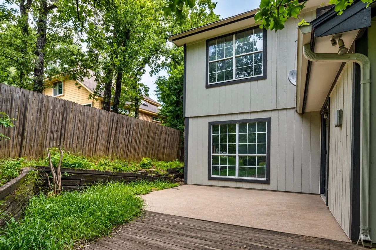 Single Family Residence For Sale in Tarrant County , 5112 Oak Gate Court, Arlington, Texas 76016, 4 Bedroom, 3 Bathroom, 2 Garage spaces, 2,434 Sqft, built in 1988, mls#21314639, Real Estate Agent in Arlington, Homes For Sale in Tarrant county, Homes For Sale in Arlington, Realtor in Arlington Texas, Real Estate Brokerage Independent Realty Texas, Luminita Cordes Realtor