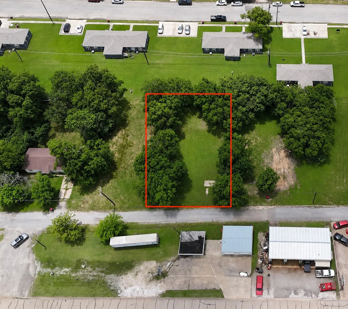 Unimproved Land For Sale in Fannin County , 810 E 3rd Street, Bonham, Texas 75418, 0, 0, Garage spaces, 0 Sqft, built in 0, Price $40,000, mls#21311967, Real Estate Agent in Bonham, Homes For Sale in Fannin county, Homes For Sale in Bonham, Realtor in Bonham Texas, Real Estate Brokerage Independent Realty Texas, Luminita Cordes Realtor