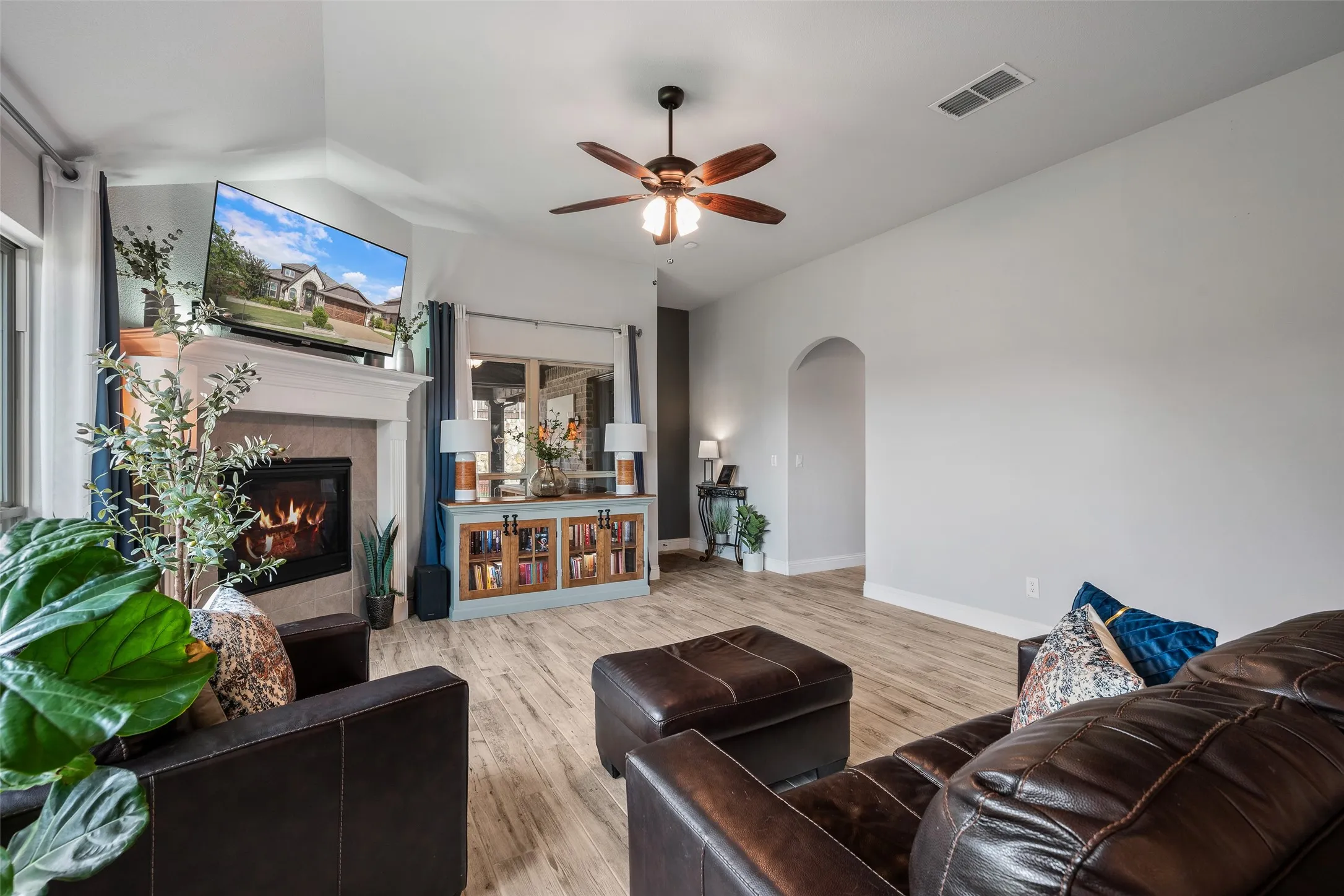Single Family Residence For Sale in Collin County , 1225 Treasure Trail, Wylie, Texas 75098, 4 Bedroom, 3 Bathroom, 2 Garage spaces, 2,467 Sqft, built in 2020, mls#21311532, Real Estate Agent in Wylie, Homes For Sale in Collin county, Homes For Sale in Wylie, Realtor in Wylie Texas, Real Estate Brokerage Independent Realty Texas, Luminita Cordes Realtor
