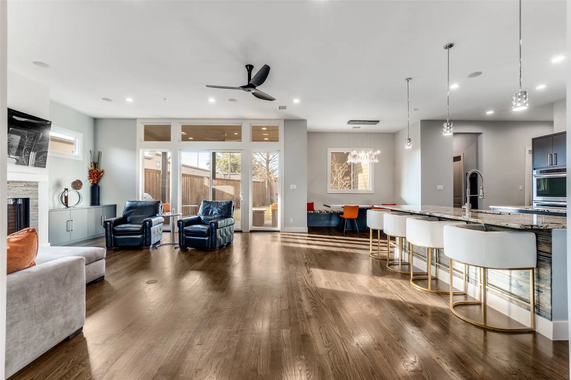 Single Family Residence For Sale in Dallas County , 7912 Hanover Street, Dallas, Texas 75225, 5 Bedroom, 5 Bathroom, 3 Garage spaces, 4,221 Sqft, built in 2013, mls#21315354, Real Estate Agent in Dallas, Homes For Sale in Dallas county, Homes For Sale in Dallas, Realtor in Dallas Texas, Real Estate Brokerage Independent Realty Texas, Luminita Cordes Realtor