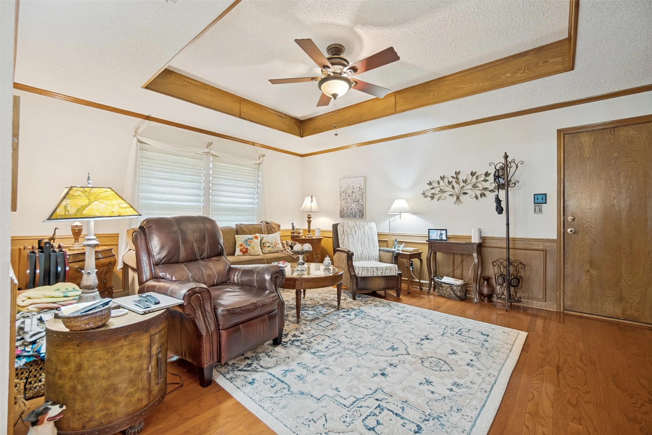 Single Family Residence For Sale in Dallas County , 4609 Silverthorn Drive, Mesquite, Texas 75150, 3 Bedroom, 2 Bathroom, 2 Garage spaces, 2,283 Sqft, built in 1984, mls#21315352, Real Estate Agent in Mesquite, Homes For Sale in Dallas county, Homes For Sale in Mesquite, Realtor in Mesquite Texas, Real Estate Brokerage Independent Realty Texas, Luminita Cordes Realtor