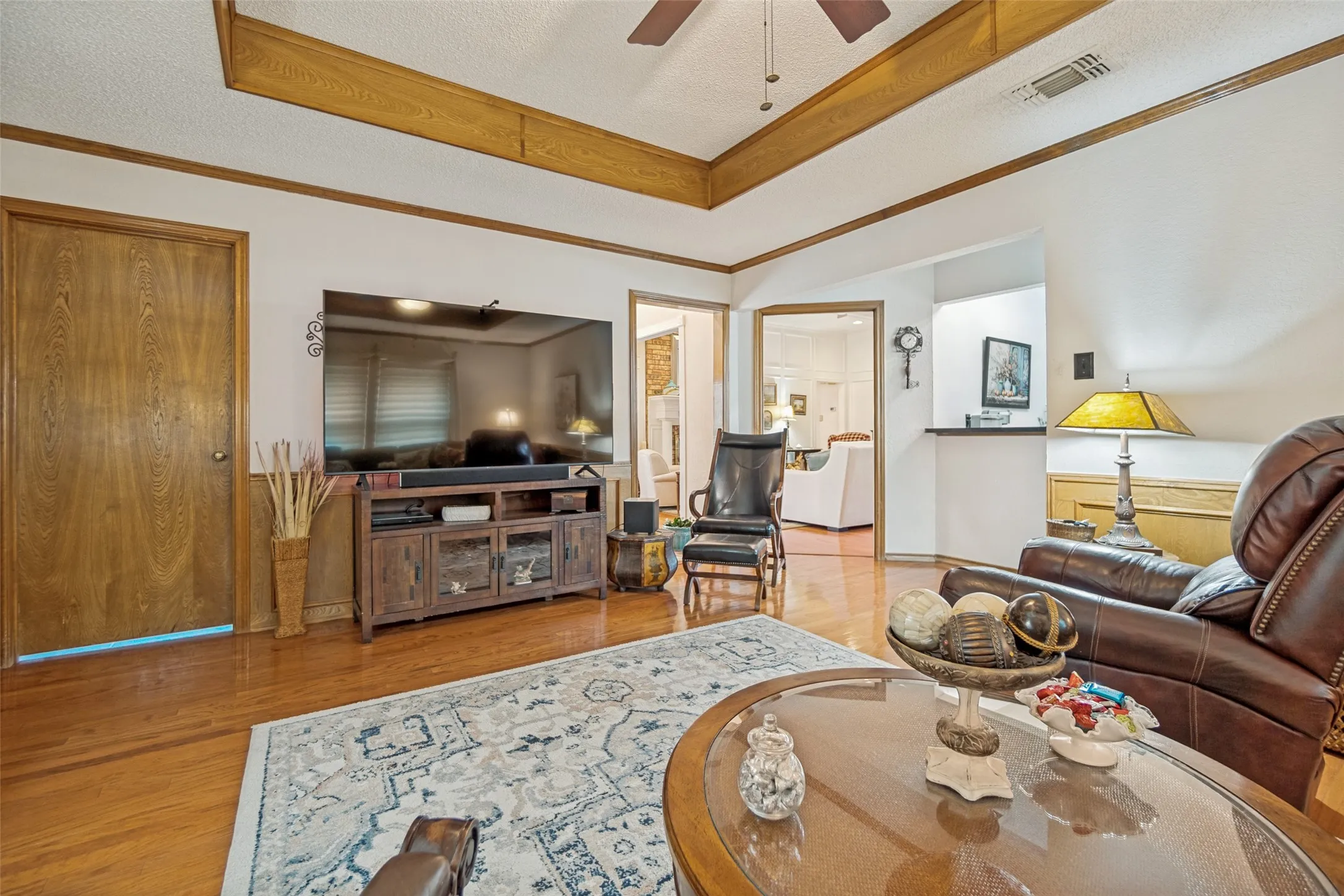 Single Family Residence For Sale in Dallas County , 4609 Silverthorn Drive, Mesquite, Texas 75150, 3 Bedroom, 2 Bathroom, 2 Garage spaces, 2,283 Sqft, built in 1984, mls#21315352, Real Estate Agent in Mesquite, Homes For Sale in Dallas county, Homes For Sale in Mesquite, Realtor in Mesquite Texas, Real Estate Brokerage Independent Realty Texas, Luminita Cordes Realtor