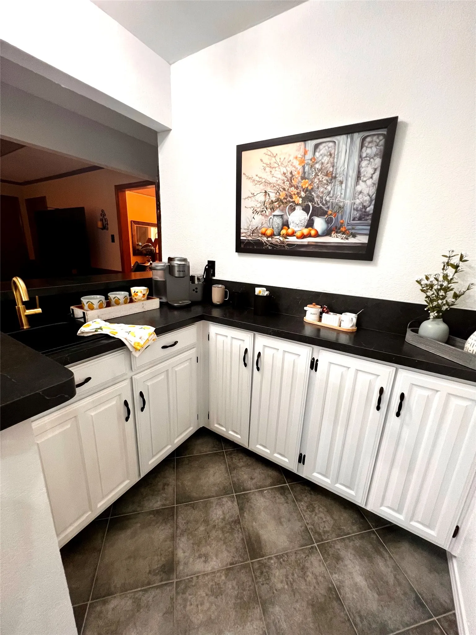 WET BAR