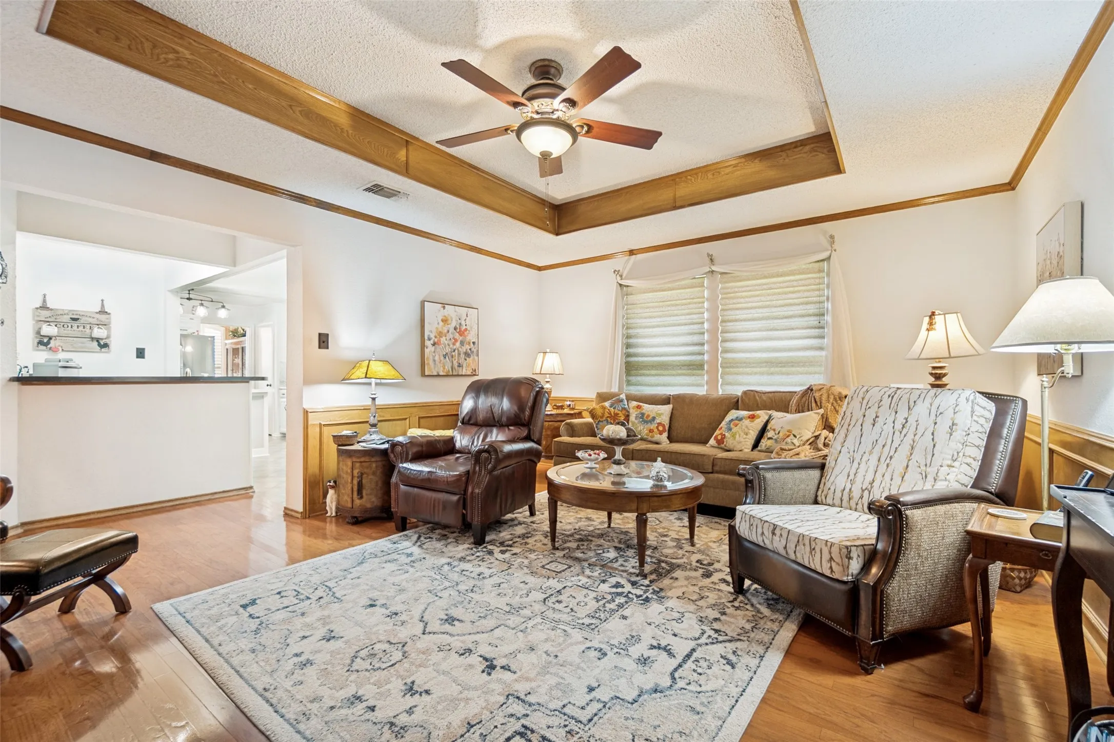 Single Family Residence For Sale in Dallas County , 4609 Silverthorn Drive, Mesquite, Texas 75150, 3 Bedroom, 2 Bathroom, 2 Garage spaces, 2,283 Sqft, built in 1984, mls#21315352, Real Estate Agent in Mesquite, Homes For Sale in Dallas county, Homes For Sale in Mesquite, Realtor in Mesquite Texas, Real Estate Brokerage Independent Realty Texas, Luminita Cordes Realtor