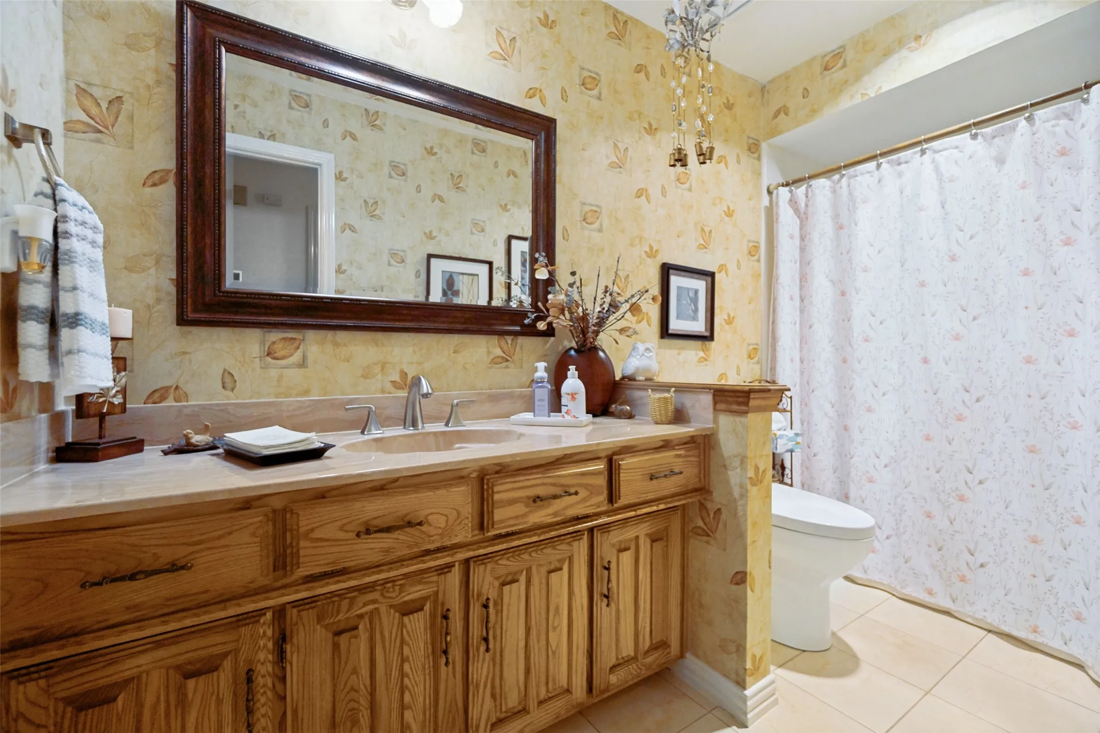 Single Family Residence For Sale in Dallas County , 4609 Silverthorn Drive, Mesquite, Texas 75150, 3 Bedroom, 2 Bathroom, 2 Garage spaces, 2,283 Sqft, built in 1984, mls#21315352, Real Estate Agent in Mesquite, Homes For Sale in Dallas county, Homes For Sale in Mesquite, Realtor in Mesquite Texas, Real Estate Brokerage Independent Realty Texas, Luminita Cordes Realtor
