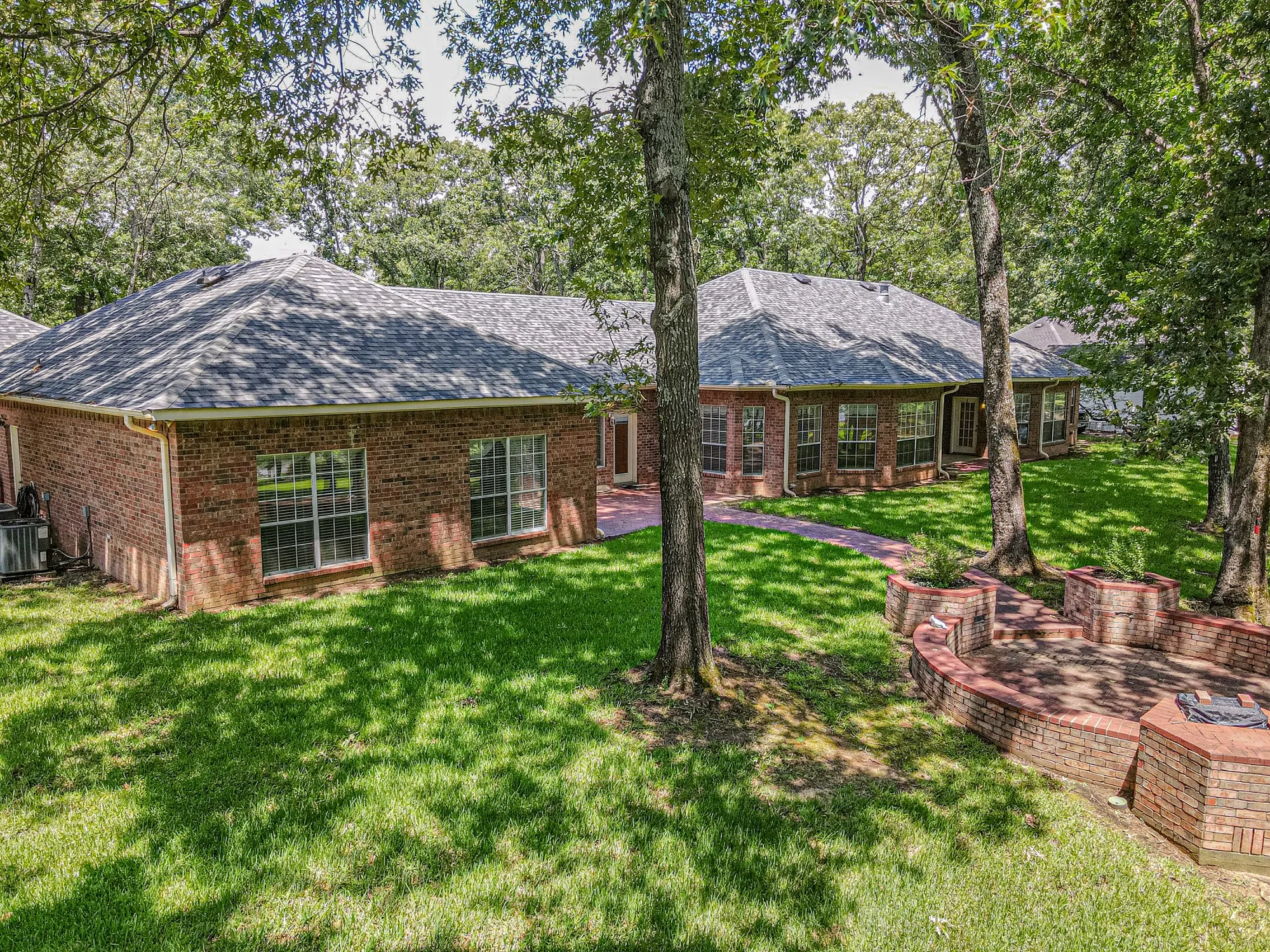 Single Family Residence For Sale in Wood County , 2604 FM 514, Yantis, Texas 75497, 4 Bedroom, 4 Bathroom, 4 Garage spaces, 4,101 Sqft, built in 1994, mls#21315342, Real Estate Agent in Yantis, Homes For Sale in Wood county, Homes For Sale in Yantis, Realtor in Yantis Texas, Real Estate Brokerage Independent Realty Texas, Luminita Cordes Realtor