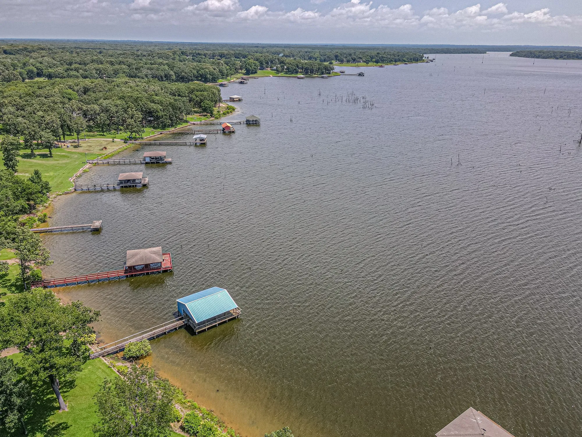 Single Family Residence For Sale in Wood County , 2604 FM 514, Yantis, Texas 75497, 4 Bedroom, 4 Bathroom, 4 Garage spaces, 4,101 Sqft, built in 1994, mls#21315342, Real Estate Agent in Yantis, Homes For Sale in Wood county, Homes For Sale in Yantis, Realtor in Yantis Texas, Real Estate Brokerage Independent Realty Texas, Luminita Cordes Realtor
