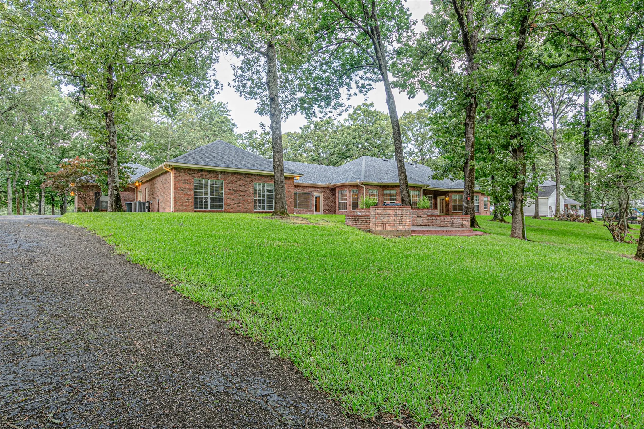 Single Family Residence For Sale in Wood County , 2604 FM 514, Yantis, Texas 75497, 4 Bedroom, 4 Bathroom, 4 Garage spaces, 4,101 Sqft, built in 1994, mls#21315342, Real Estate Agent in Yantis, Homes For Sale in Wood county, Homes For Sale in Yantis, Realtor in Yantis Texas, Real Estate Brokerage Independent Realty Texas, Luminita Cordes Realtor