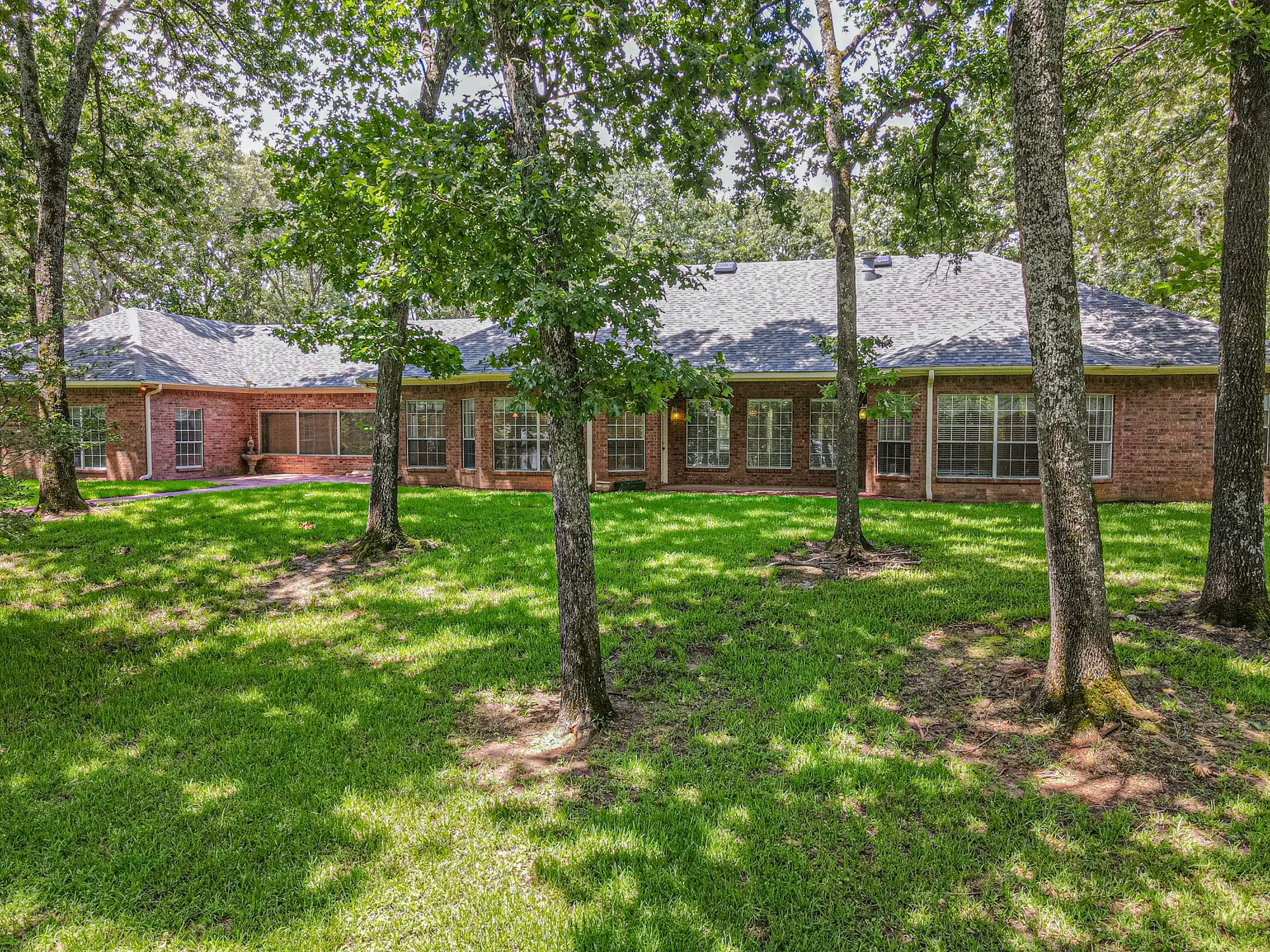 Single Family Residence For Sale in Wood County , 2604 FM 514, Yantis, Texas 75497, 4 Bedroom, 4 Bathroom, 4 Garage spaces, 4,101 Sqft, built in 1994, mls#21315342, Real Estate Agent in Yantis, Homes For Sale in Wood county, Homes For Sale in Yantis, Realtor in Yantis Texas, Real Estate Brokerage Independent Realty Texas, Luminita Cordes Realtor