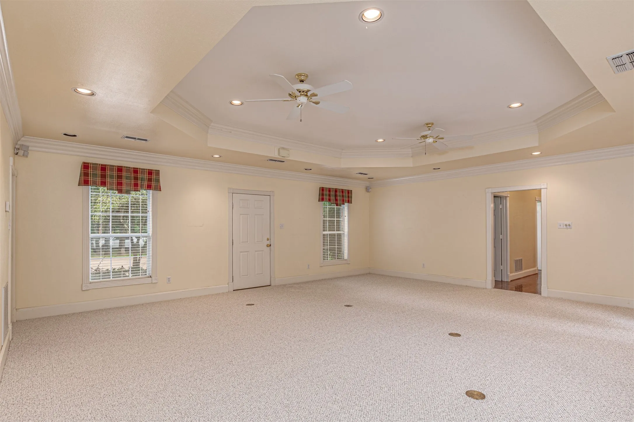 Family room with its own entrance and attached garage/workspace