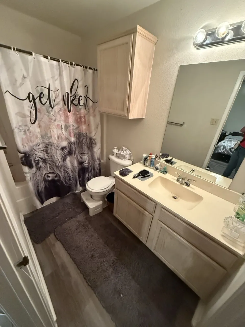 Single Family Residence For Sale in Tarrant County , 4017 Devonaire Drive, Fort Worth, Texas 76008, 3 Bedroom, 2 Bathroom, 2 Garage spaces, 1,332 Sqft, built in 2001, mls#21310046, Real Estate Agent in Fort Worth, Homes For Sale in Tarrant county, Homes For Sale in Fort Worth, Realtor in Fort Worth Texas, Real Estate Brokerage Independent Realty Texas, Luminita Cordes Realtor