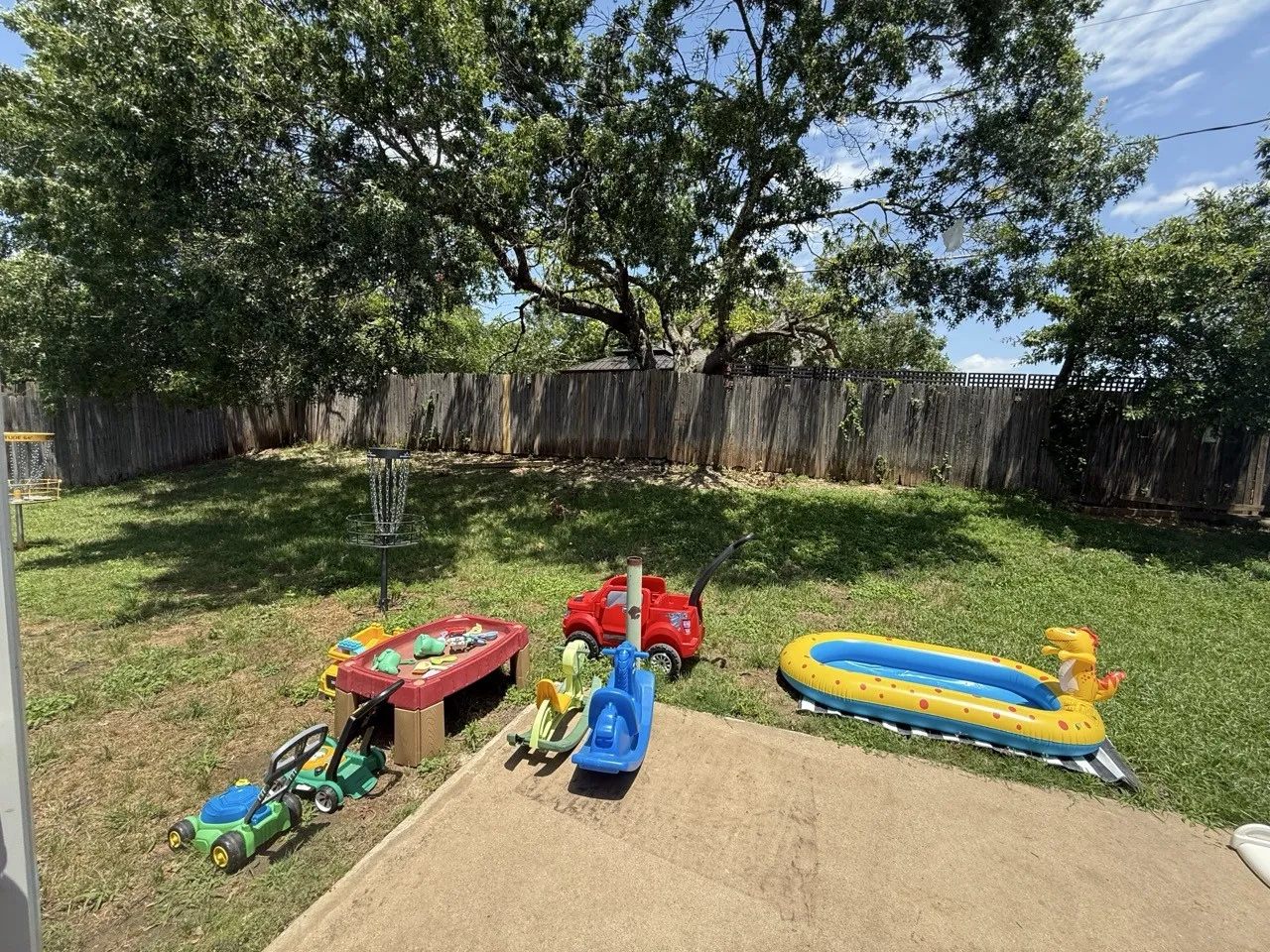 Single Family Residence For Sale in Tarrant County , 4017 Devonaire Drive, Fort Worth, Texas 76008, 3 Bedroom, 2 Bathroom, 2 Garage spaces, 1,332 Sqft, built in 2001, mls#21310046, Real Estate Agent in Fort Worth, Homes For Sale in Tarrant county, Homes For Sale in Fort Worth, Realtor in Fort Worth Texas, Real Estate Brokerage Independent Realty Texas, Luminita Cordes Realtor
