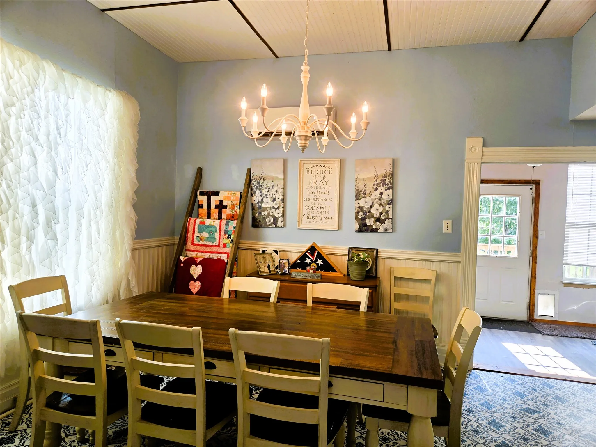 Dining area off the kitchen.