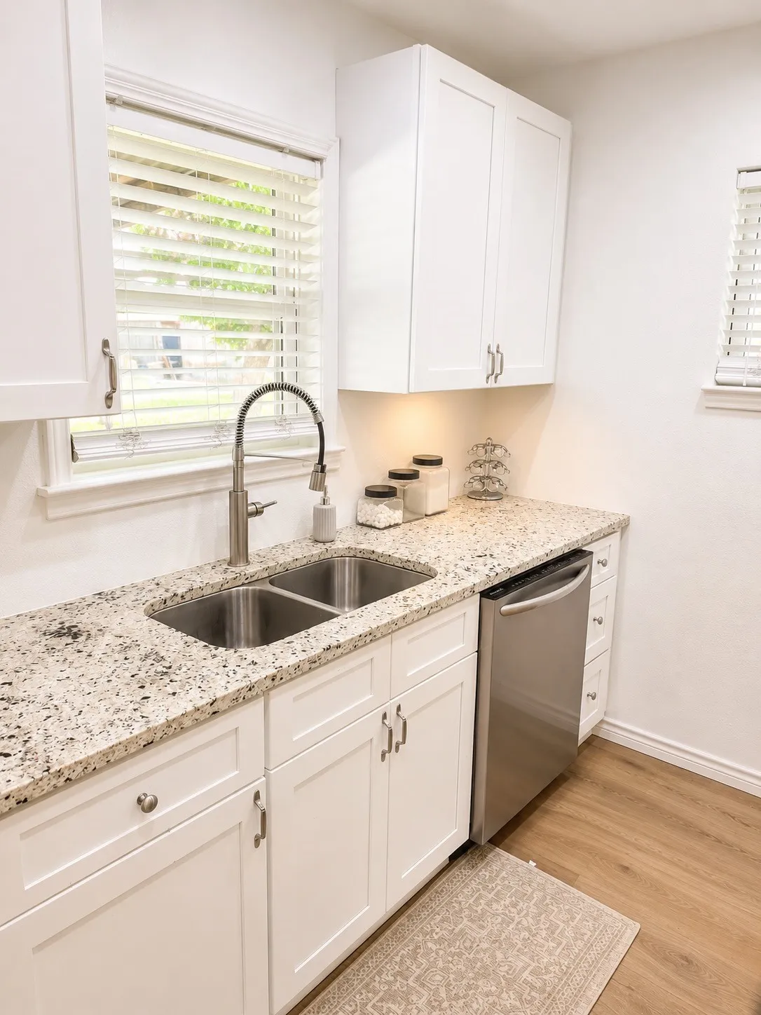 Single Family Residence For Sale in Navarro County , 703 N Gilmer Avenue, Dawson, Texas 76639, 3 Bedroom, 2 Bathroom, Garage spaces, 1,887 Sqft, built in 1965, mls#21315365, Real Estate Agent in Dawson, Homes For Sale in Navarro county, Homes For Sale in Dawson, Realtor in Dawson Texas, Real Estate Brokerage Independent Realty Texas, Luminita Cordes Realtor