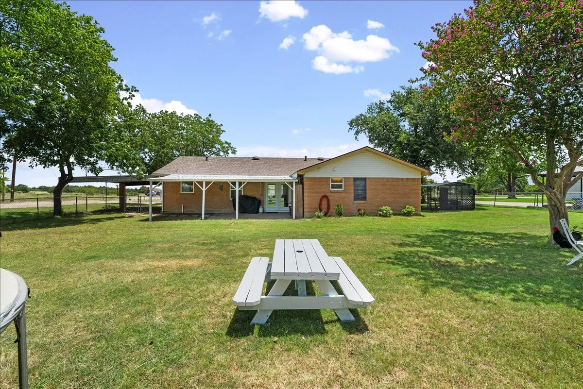 Single Family Residence For Sale in Navarro County , 703 N Gilmer Avenue, Dawson, Texas 76639, 3 Bedroom, 2 Bathroom, Garage spaces, 1,887 Sqft, built in 1965, mls#21315365, Real Estate Agent in Dawson, Homes For Sale in Navarro county, Homes For Sale in Dawson, Realtor in Dawson Texas, Real Estate Brokerage Independent Realty Texas, Luminita Cordes Realtor