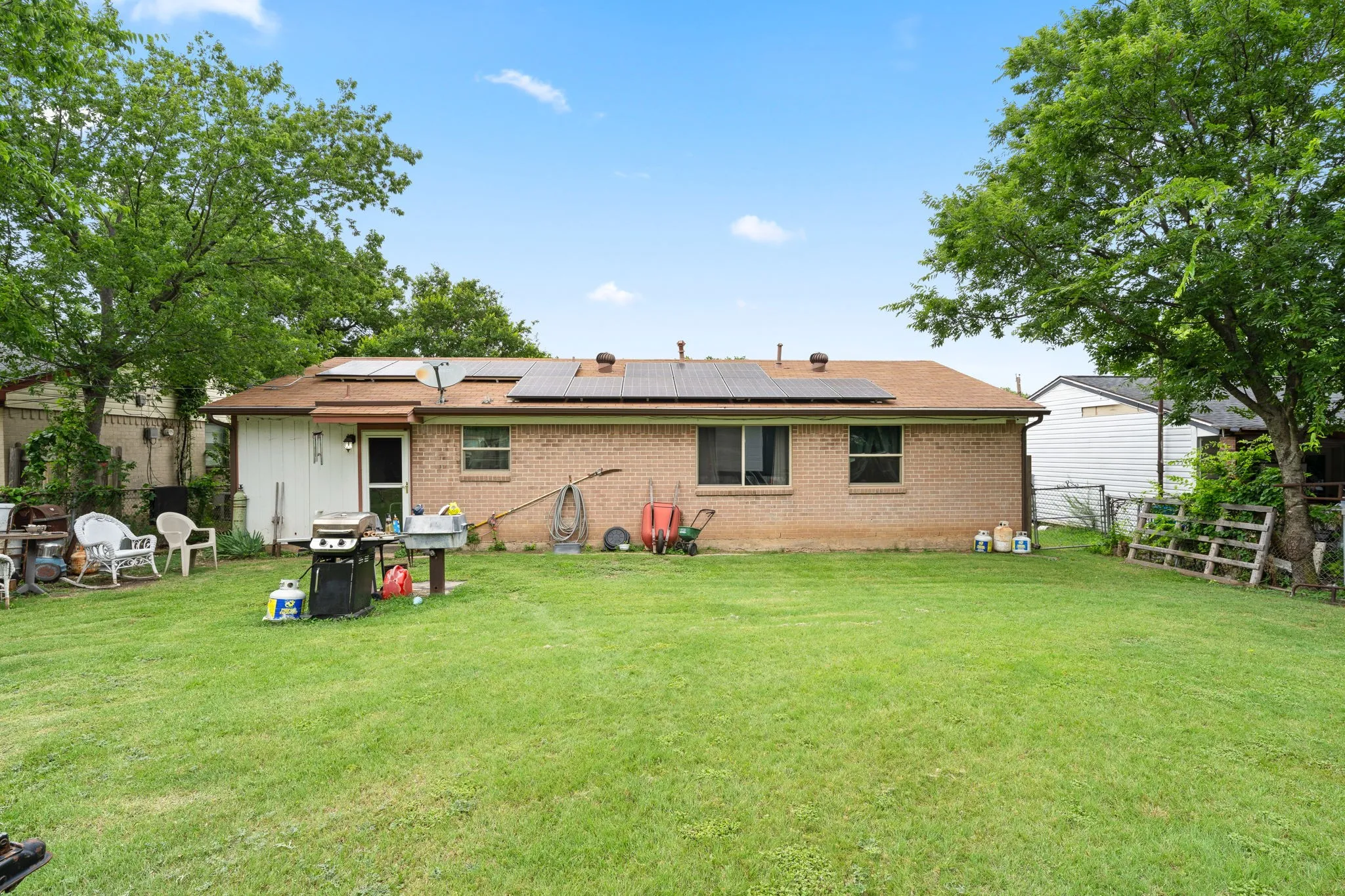 Single Family Residence For Sale in Dallas County , 546 Sun Valley Drive, Duncanville, Texas 75116, 3 Bedroom, 1 Bathroom, 1 Garage spaces, 1,032 Sqft, built in 1961, mls#21315425, Real Estate Agent in Duncanville, Homes For Sale in Dallas county, Homes For Sale in Duncanville, Realtor in Duncanville Texas, Real Estate Brokerage Independent Realty Texas, Luminita Cordes Realtor