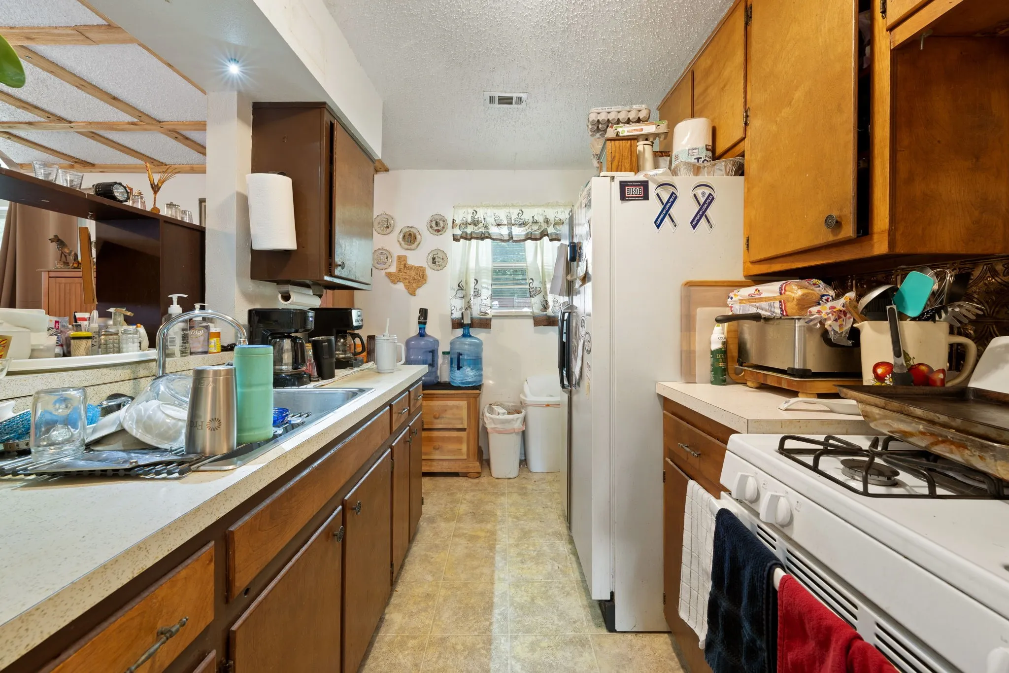 Single Family Residence For Sale in Dallas County , 546 Sun Valley Drive, Duncanville, Texas 75116, 3 Bedroom, 1 Bathroom, 1 Garage spaces, 1,032 Sqft, built in 1961, mls#21315425, Real Estate Agent in Duncanville, Homes For Sale in Dallas county, Homes For Sale in Duncanville, Realtor in Duncanville Texas, Real Estate Brokerage Independent Realty Texas, Luminita Cordes Realtor