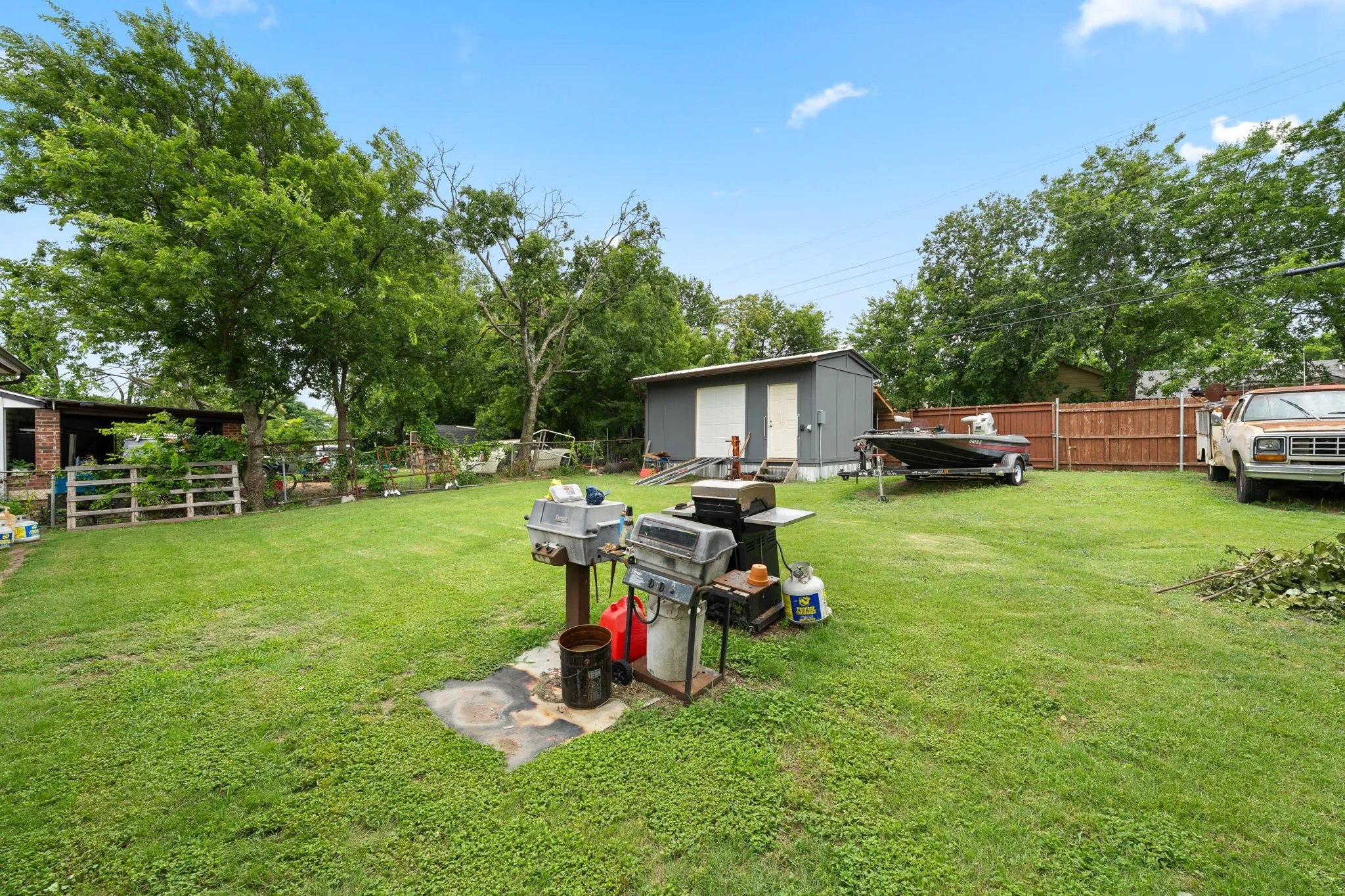 Single Family Residence For Sale in Dallas County , 546 Sun Valley Drive, Duncanville, Texas 75116, 3 Bedroom, 1 Bathroom, 1 Garage spaces, 1,032 Sqft, built in 1961, mls#21315425, Real Estate Agent in Duncanville, Homes For Sale in Dallas county, Homes For Sale in Duncanville, Realtor in Duncanville Texas, Real Estate Brokerage Independent Realty Texas, Luminita Cordes Realtor