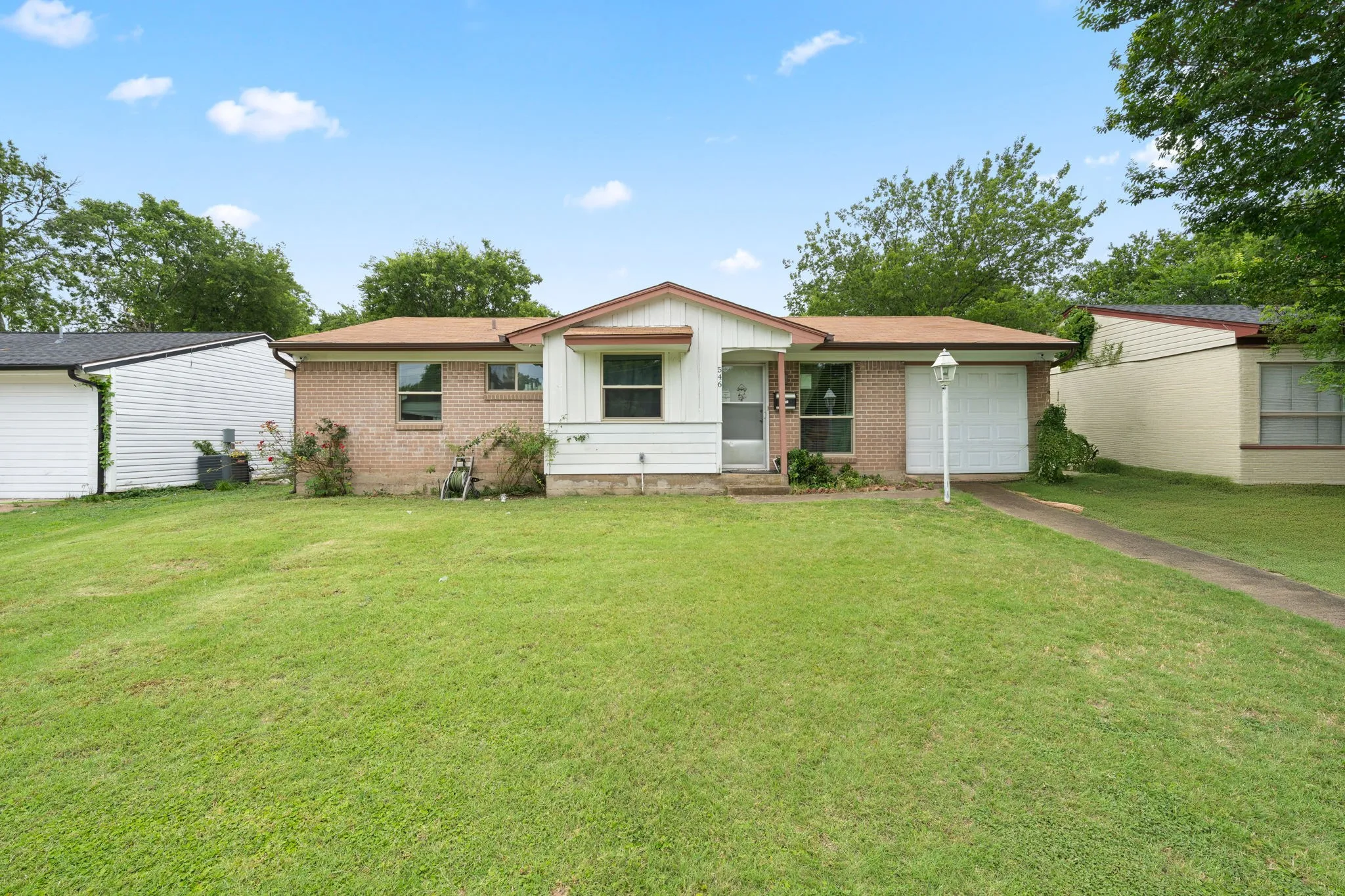 Single Family Residence For Sale in Dallas County , 546 Sun Valley Drive, Duncanville, Texas 75116, 3 Bedroom, 1 Bathroom, 1 Garage spaces, 1,032 Sqft, built in 1961, mls#21315425, Real Estate Agent in Duncanville, Homes For Sale in Dallas county, Homes For Sale in Duncanville, Realtor in Duncanville Texas, Real Estate Brokerage Independent Realty Texas, Luminita Cordes Realtor