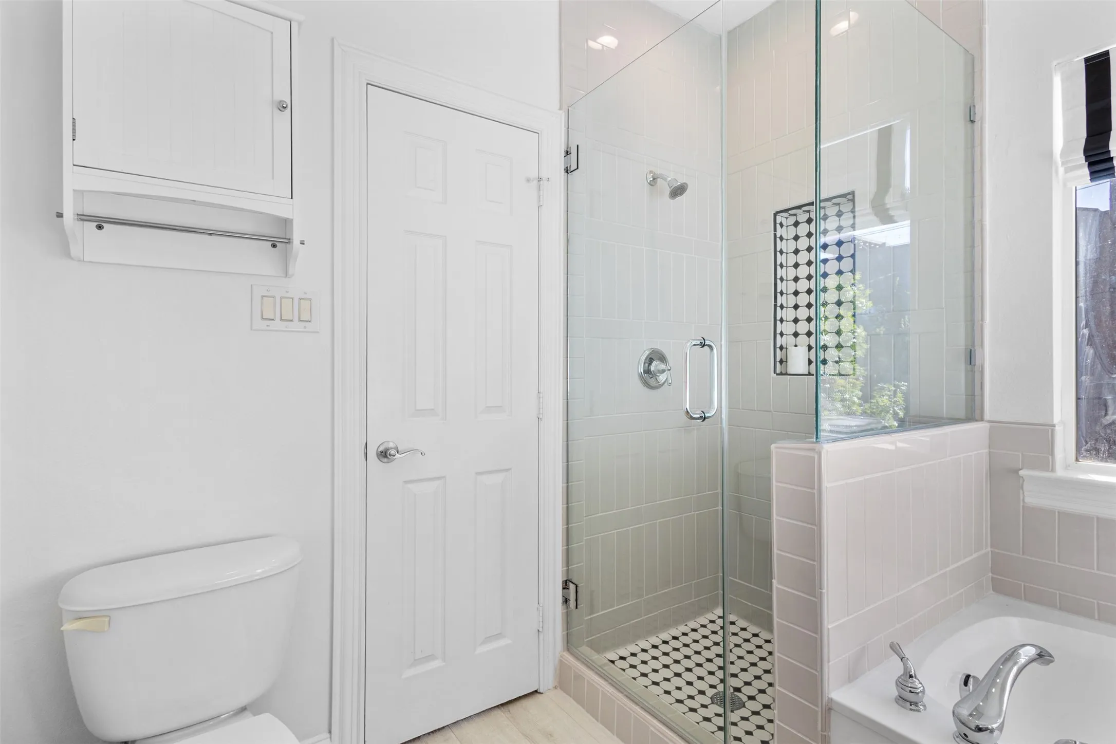 For Sale in Dallas County , 5702 Hudson Street 6, Dallas, Texas 75206, 2 Bedrooms, 3 Bathrooms, 2 Garage spaces, 1,235 Sqft, built in 2005, Price $440,000, mls#21315429, Real Estate Agent in Dallas, Homes For Sale in Dallas county, Homes For Sale in Dallas, Realtor in Dallas Texas, Real Estate Brokerage Independent Realty Texas, Luminita Cordes Realtor