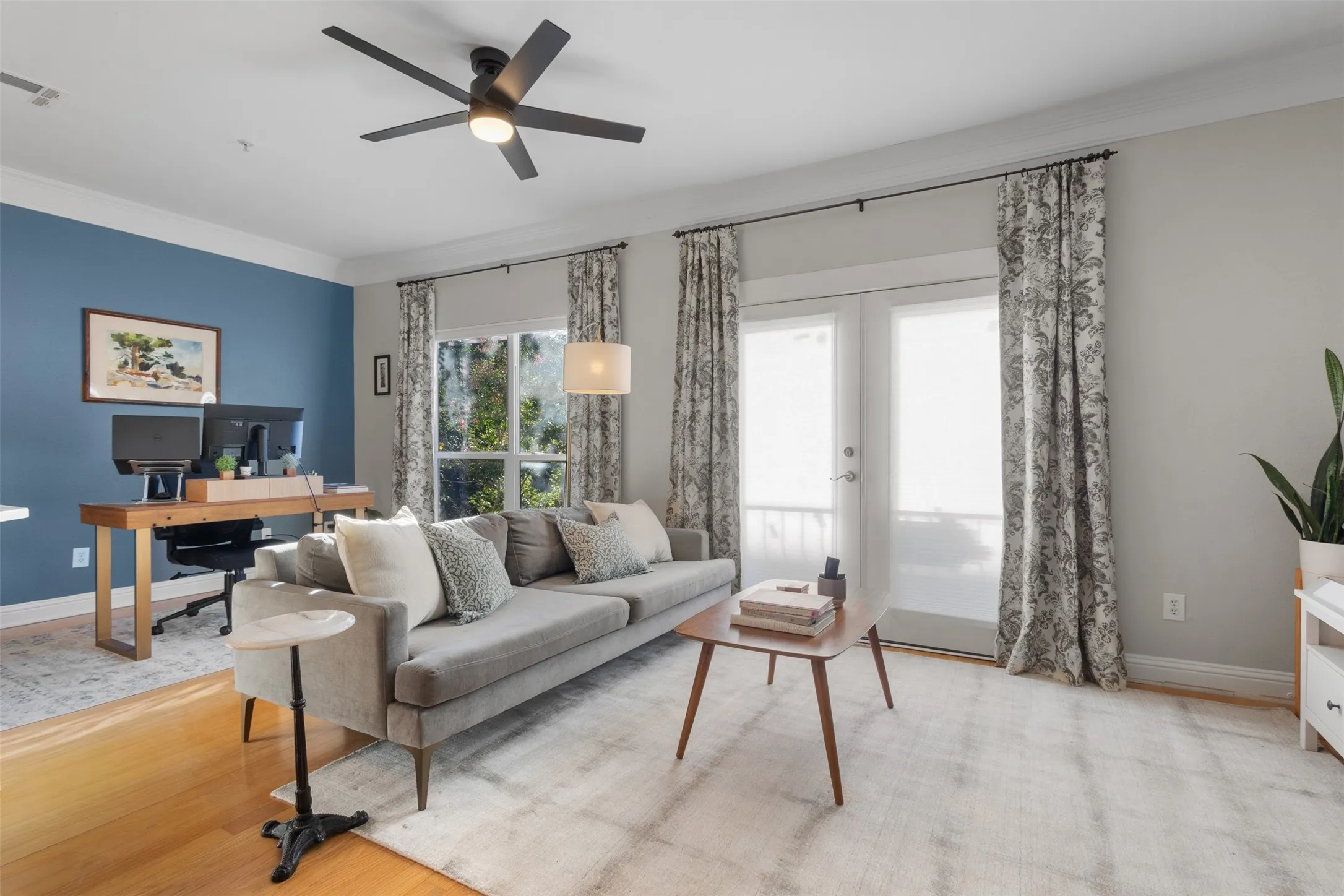 For Sale in Dallas County , 5702 Hudson Street 6, Dallas, Texas 75206, 2 Bedrooms, 3 Bathrooms, 2 Garage spaces, 1,235 Sqft, built in 2005, Price $440,000, mls#21315429, Real Estate Agent in Dallas, Homes For Sale in Dallas county, Homes For Sale in Dallas, Realtor in Dallas Texas, Real Estate Brokerage Independent Realty Texas, Luminita Cordes Realtor