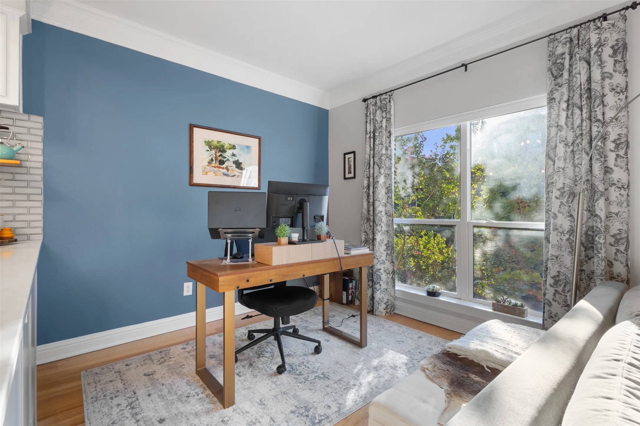 For Sale in Dallas County , 5702 Hudson Street 6, Dallas, Texas 75206, 2 Bedrooms, 3 Bathrooms, 2 Garage spaces, 1,235 Sqft, built in 2005, Price $440,000, mls#21315429, Real Estate Agent in Dallas, Homes For Sale in Dallas county, Homes For Sale in Dallas, Realtor in Dallas Texas, Real Estate Brokerage Independent Realty Texas, Luminita Cordes Realtor