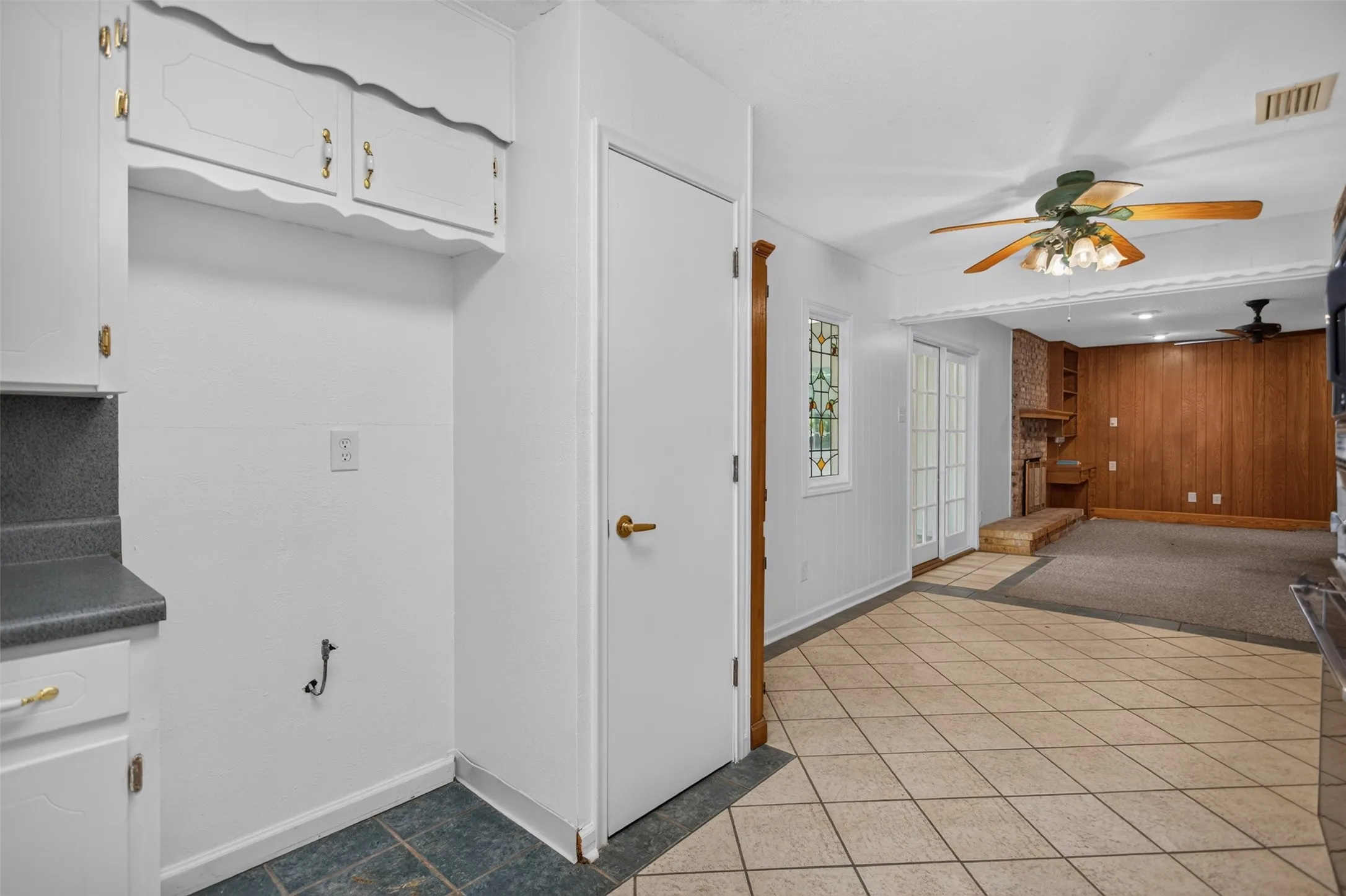 Single Family Residence For Sale in Ellis County , 1007 Johnson Lane, Ovilla, Texas 76065, 4 Bedroom, 2 Bathroom, 2 Garage spaces, 2,062 Sqft, built in 1972, mls#21307798, Real Estate Agent in Ovilla, Homes For Sale in Ellis county, Homes For Sale in Ovilla, Realtor in Ovilla Texas, Real Estate Brokerage Independent Realty Texas, Luminita Cordes Realtor