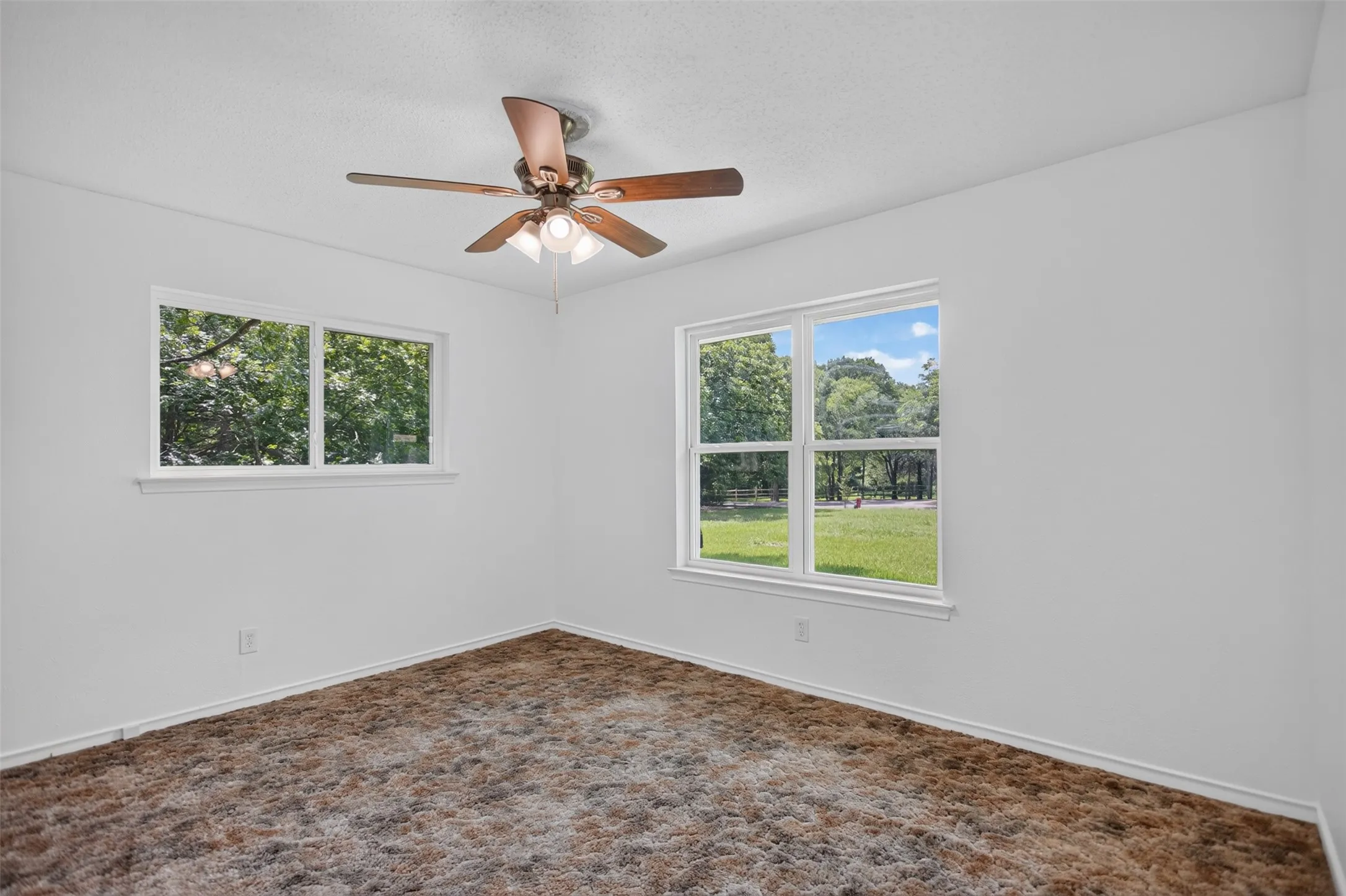 Single Family Residence For Sale in Ellis County , 1007 Johnson Lane, Ovilla, Texas 76065, 4 Bedroom, 2 Bathroom, 2 Garage spaces, 2,062 Sqft, built in 1972, mls#21307798, Real Estate Agent in Ovilla, Homes For Sale in Ellis county, Homes For Sale in Ovilla, Realtor in Ovilla Texas, Real Estate Brokerage Independent Realty Texas, Luminita Cordes Realtor