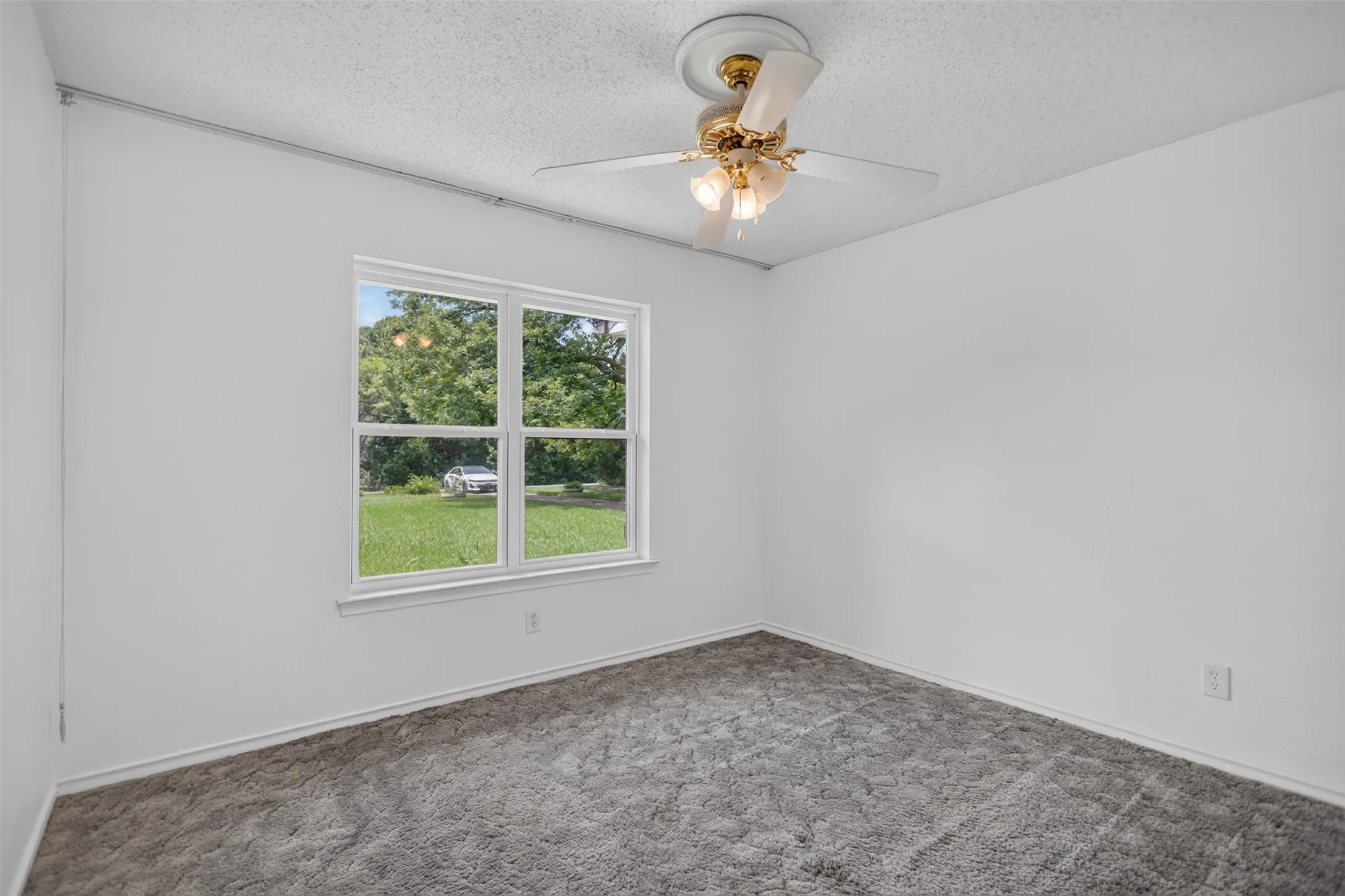 Single Family Residence For Sale in Ellis County , 1007 Johnson Lane, Ovilla, Texas 76065, 4 Bedroom, 2 Bathroom, 2 Garage spaces, 2,062 Sqft, built in 1972, mls#21307798, Real Estate Agent in Ovilla, Homes For Sale in Ellis county, Homes For Sale in Ovilla, Realtor in Ovilla Texas, Real Estate Brokerage Independent Realty Texas, Luminita Cordes Realtor
