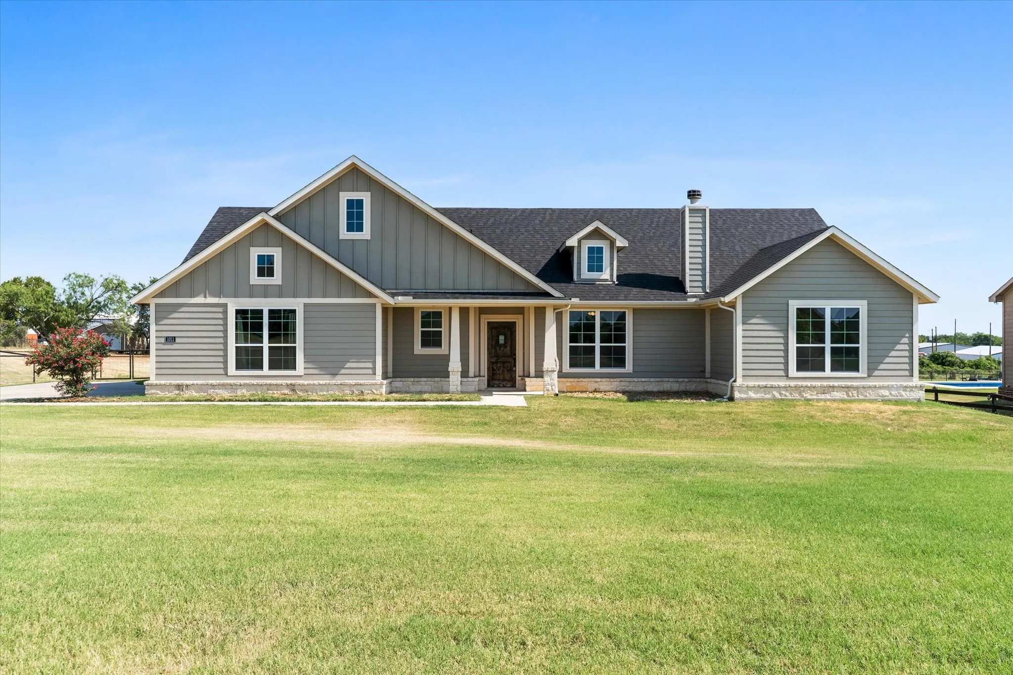 Single Family Residence For Sale in Parker County , 1011 Northern Oaks Court, Springtown, Texas 76082, 4 Bedroom, 2 Bathroom, 2 Garage spaces, 2,093 Sqft, built in 2021, mls#21315280, Real Estate Agent in Springtown, Homes For Sale in Parker county, Homes For Sale in Springtown, Realtor in Springtown Texas, Real Estate Brokerage Independent Realty Texas, Luminita Cordes Realtor