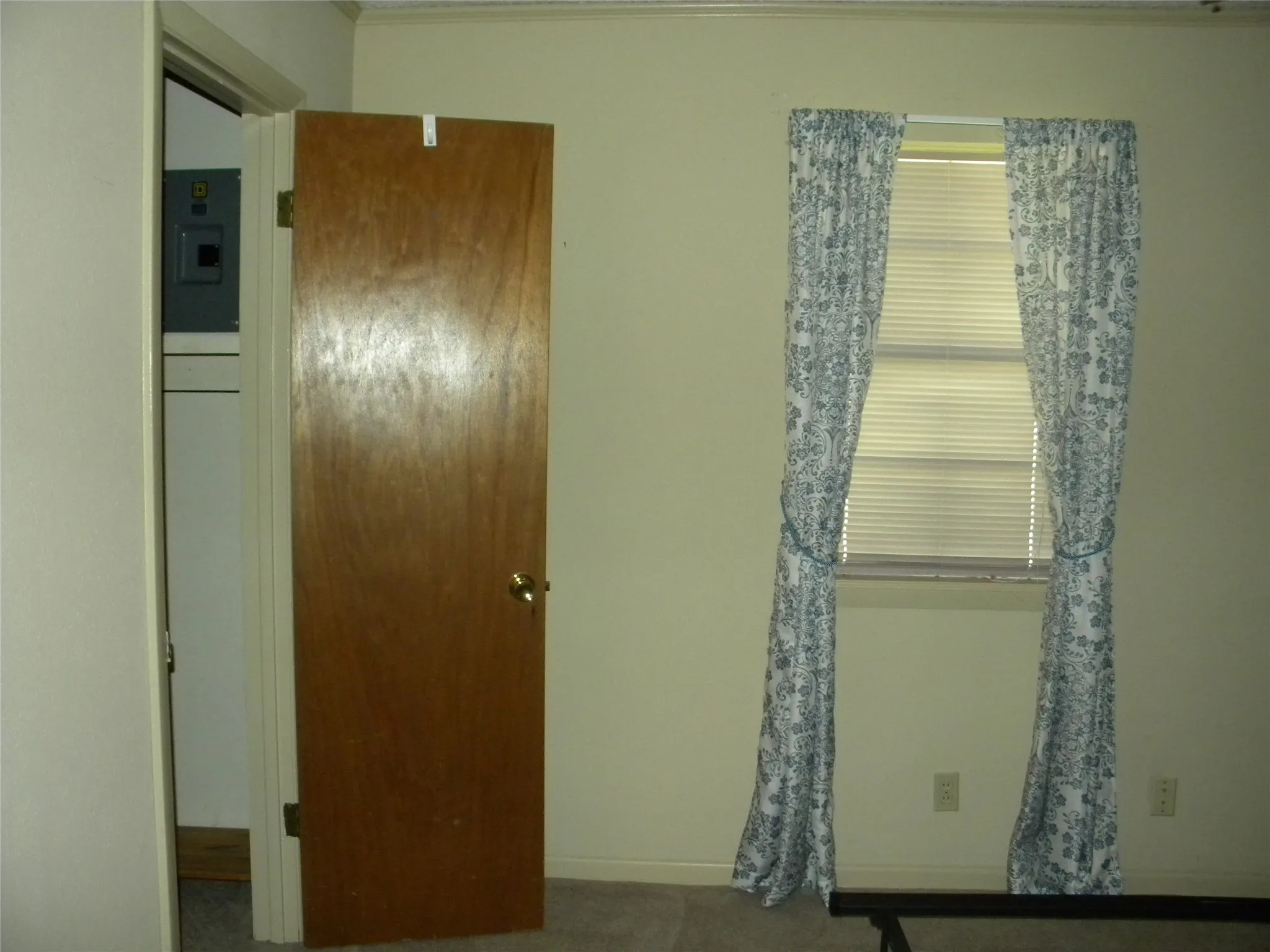 Middle Bedroom