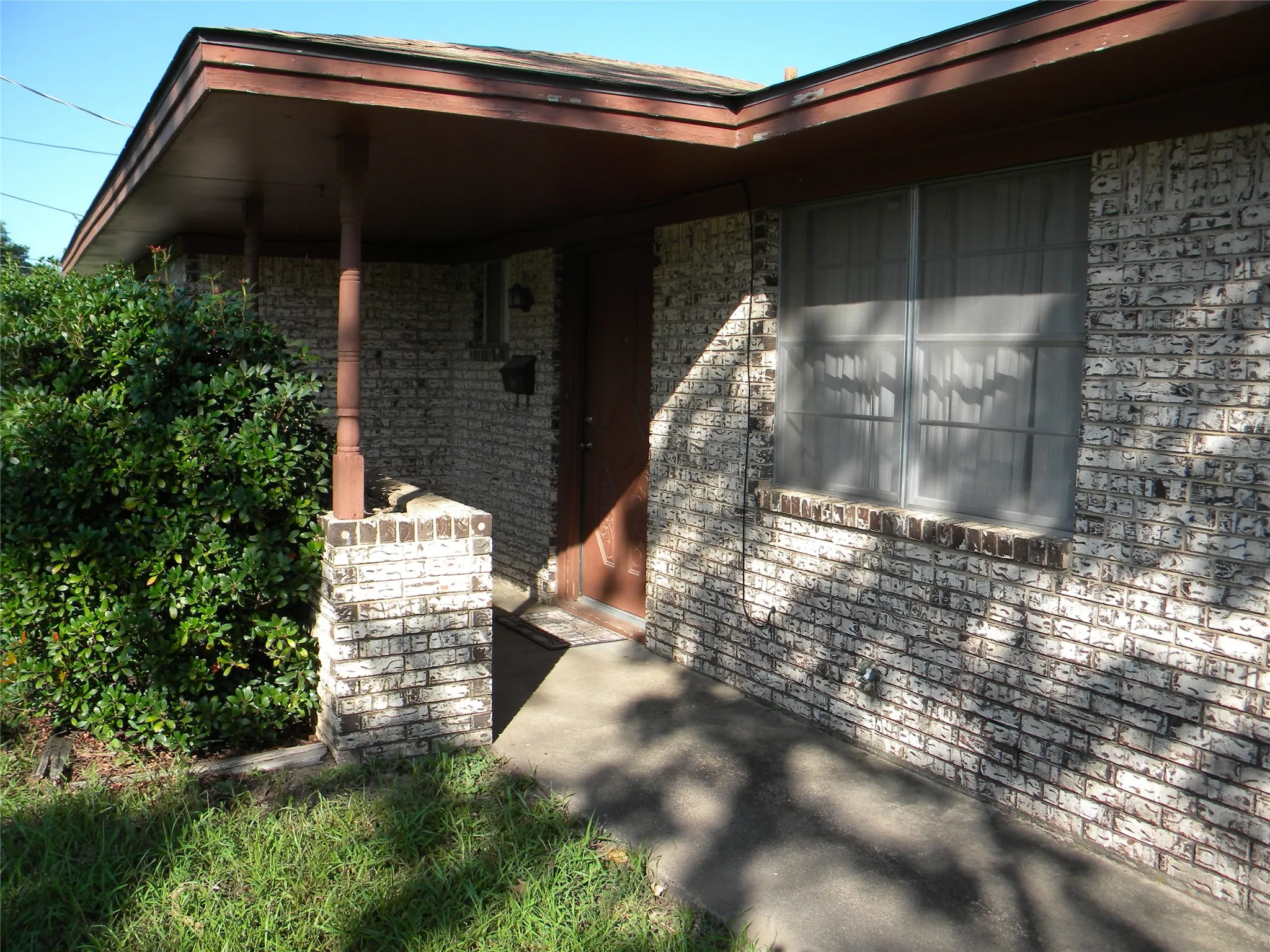 Close View of Front Door and Covered Porch
