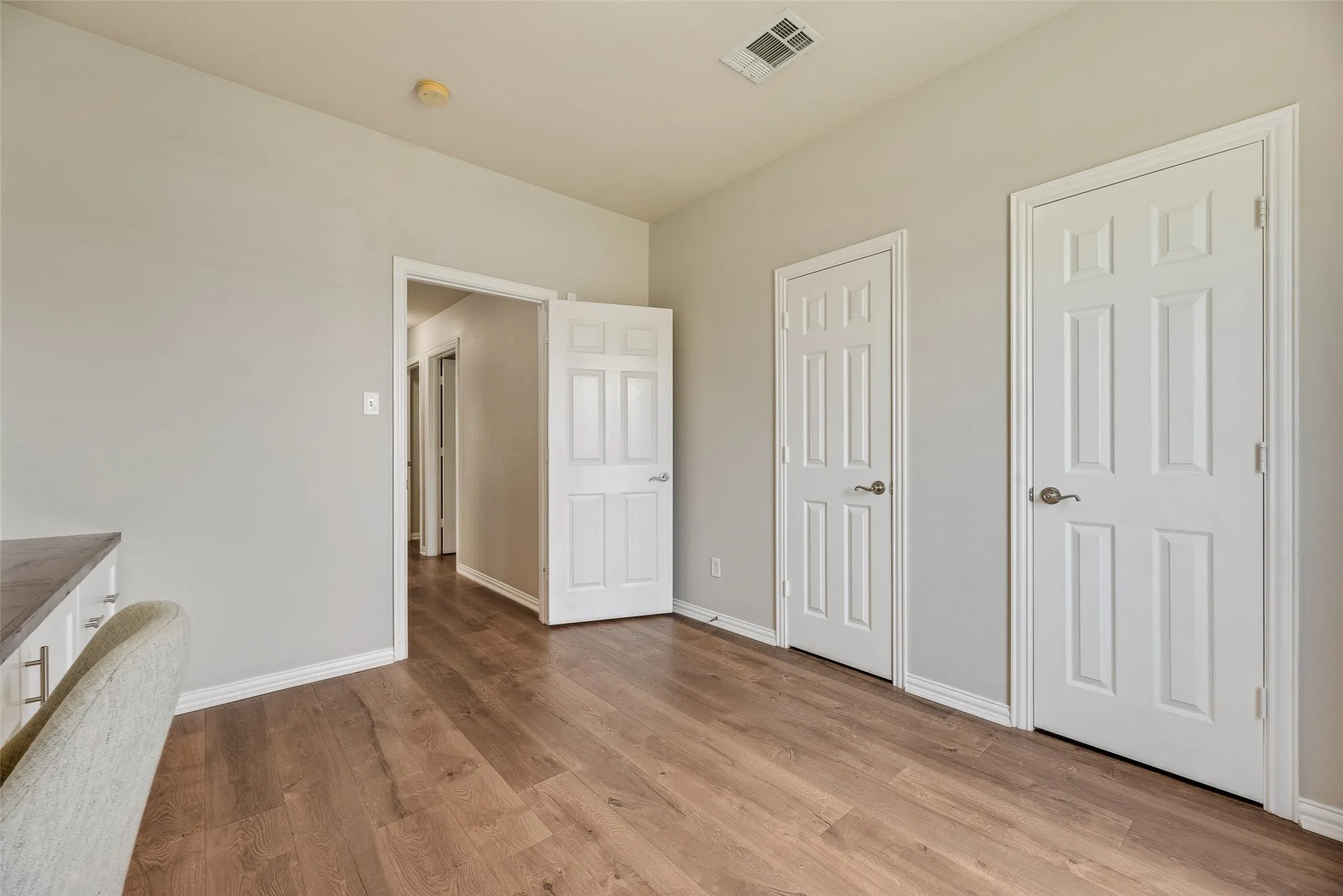 Single Family Residence For Sale in Kaufman County , 5454 Tree Grace Lane, Kaufman, Texas 75142, 4 Bedroom, 2 Bathroom, 2 Garage spaces, 2,527 Sqft, built in 2005, mls#21315455, Real Estate Agent in Kaufman, Homes For Sale in Kaufman county, Homes For Sale in Kaufman, Realtor in Kaufman Texas, Real Estate Brokerage Independent Realty Texas, Luminita Cordes Realtor