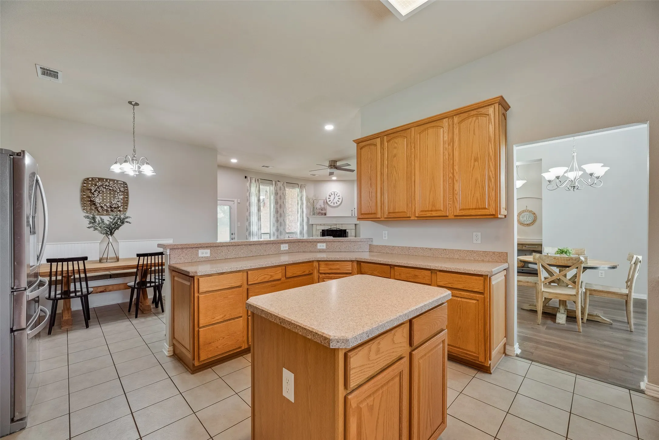 Single Family Residence For Sale in Kaufman County , 5454 Tree Grace Lane, Kaufman, Texas 75142, 4 Bedroom, 2 Bathroom, 2 Garage spaces, 2,527 Sqft, built in 2005, mls#21315455, Real Estate Agent in Kaufman, Homes For Sale in Kaufman county, Homes For Sale in Kaufman, Realtor in Kaufman Texas, Real Estate Brokerage Independent Realty Texas, Luminita Cordes Realtor